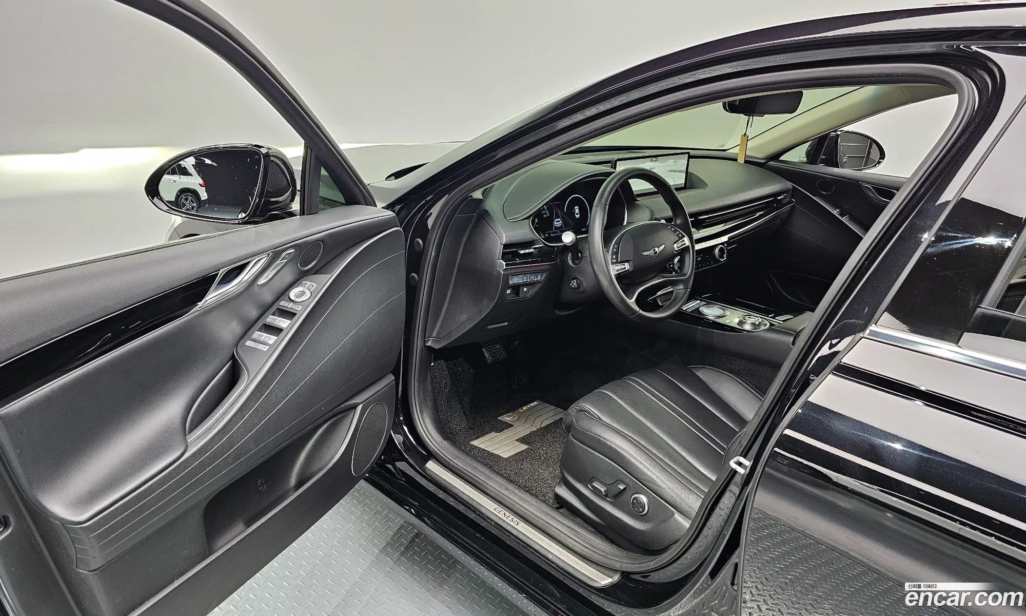 Genesis G80 2021 KMTGB41CBMU069982 — 9