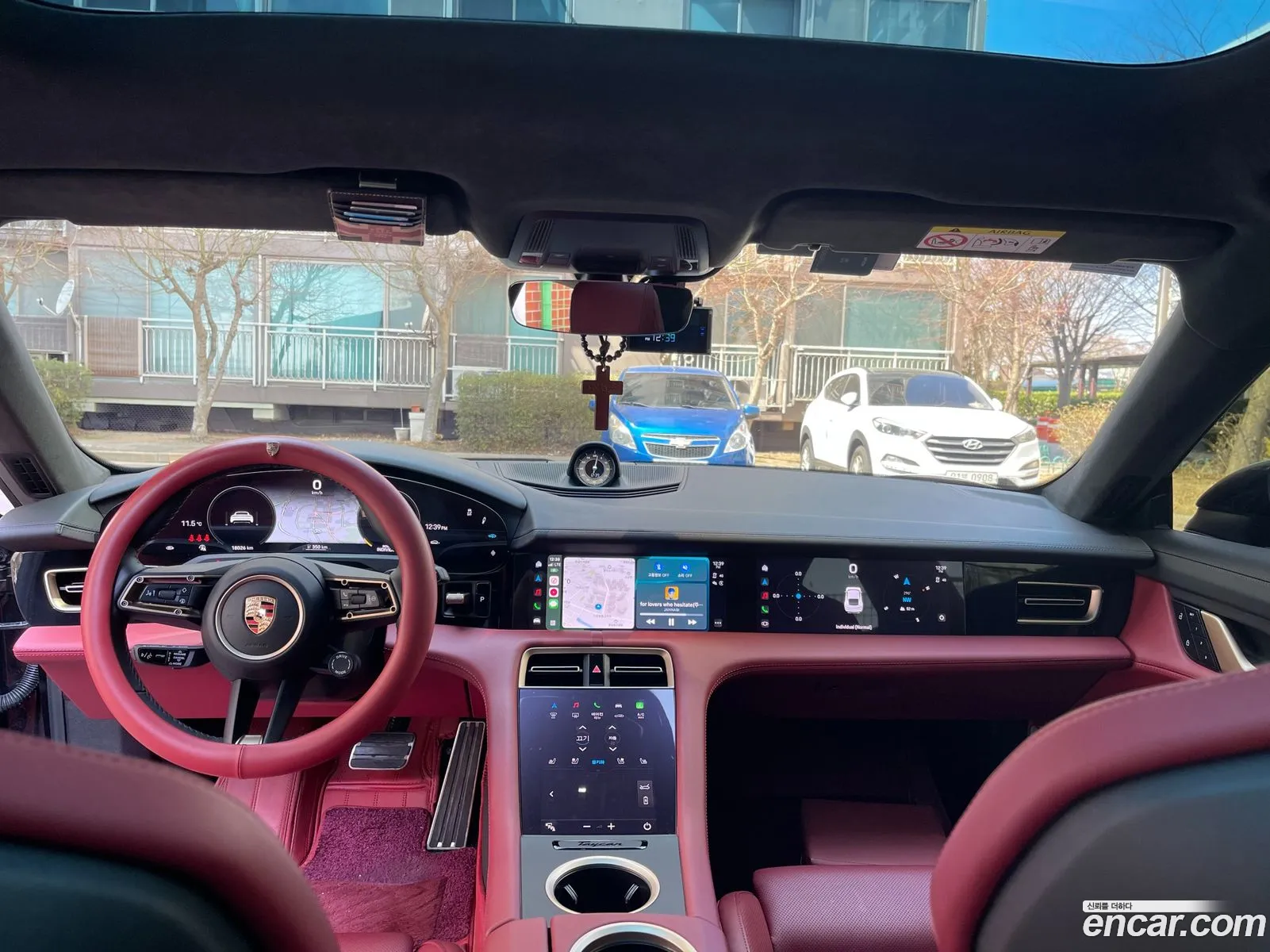 Porsche Taycan 2024 — 19