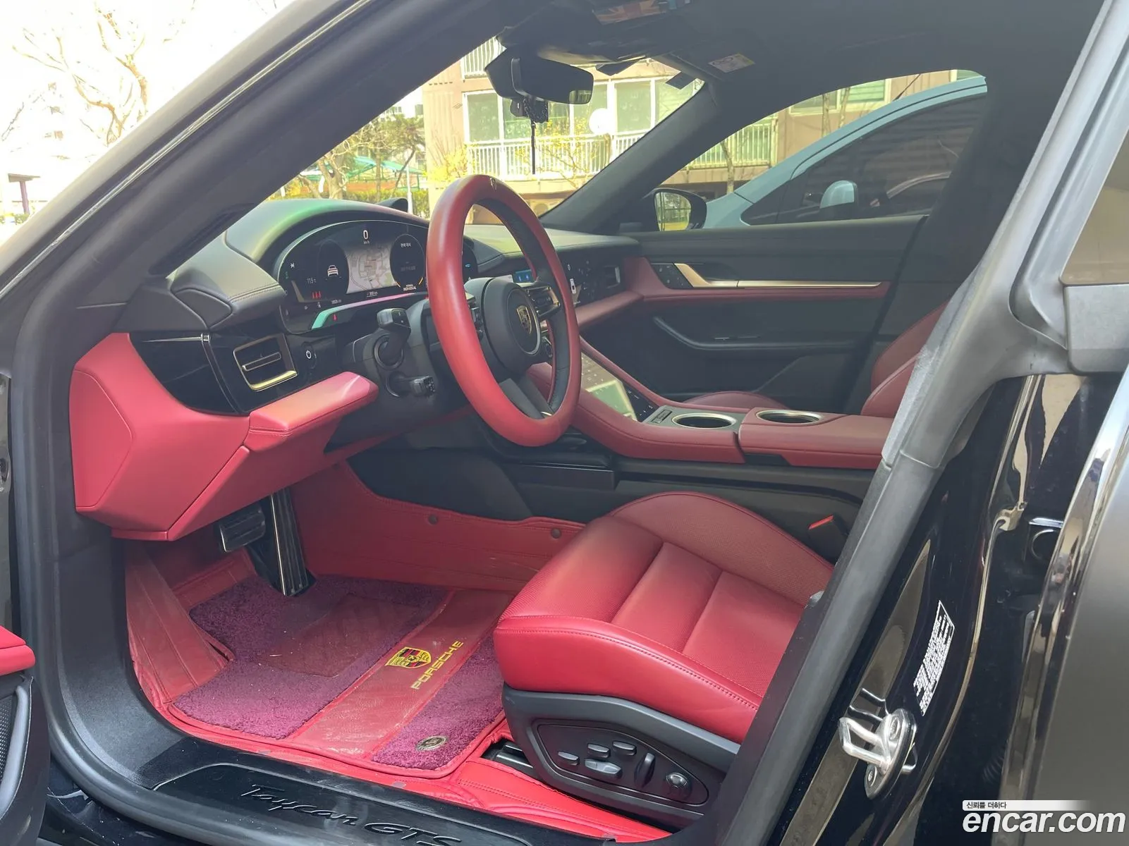 Porsche Taycan 2024 — 18