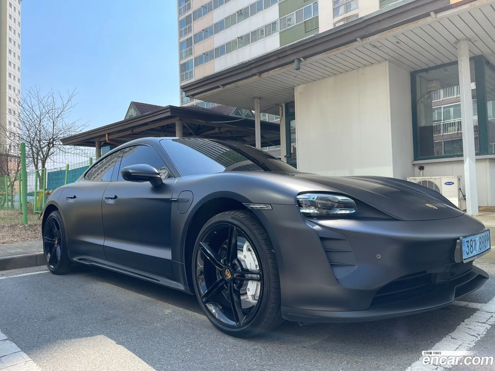 Porsche Taycan 2024 — 4