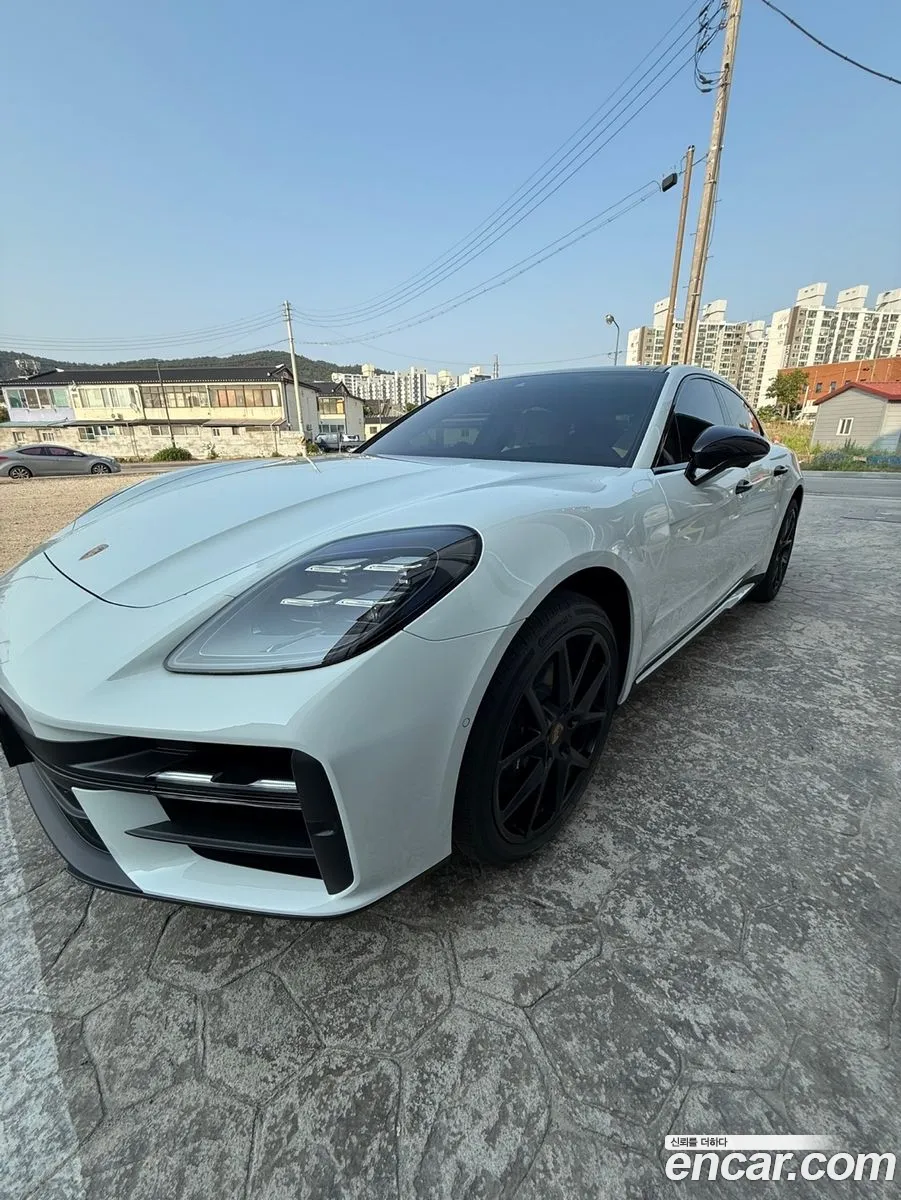 Porsche Panamera 2025 — 4