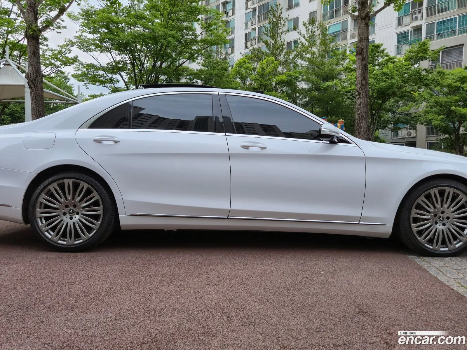 Mercedes-Benz S-Class W222 2018 — 17