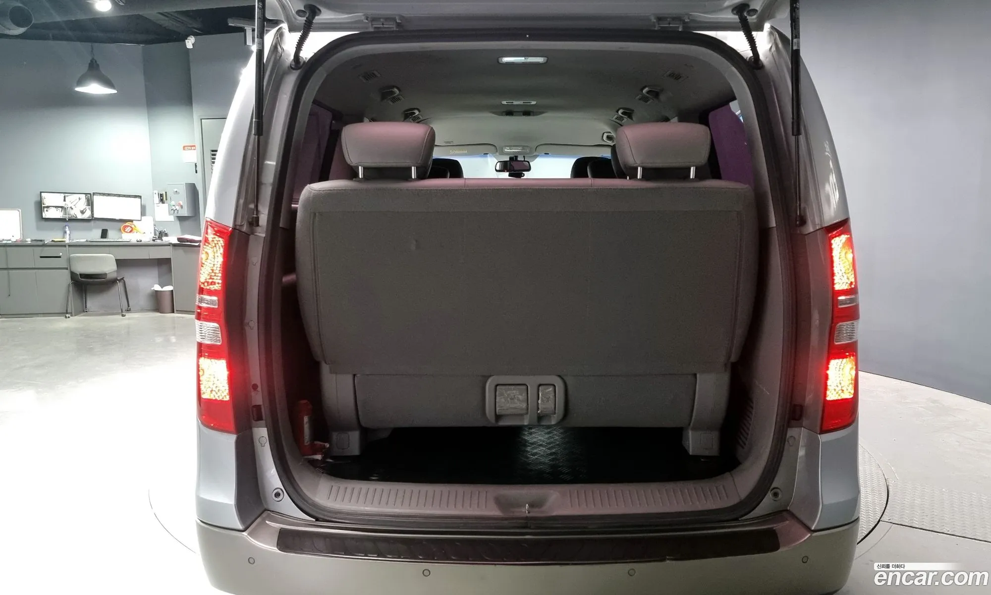 Hyundai Grand Starex 2014 — 16