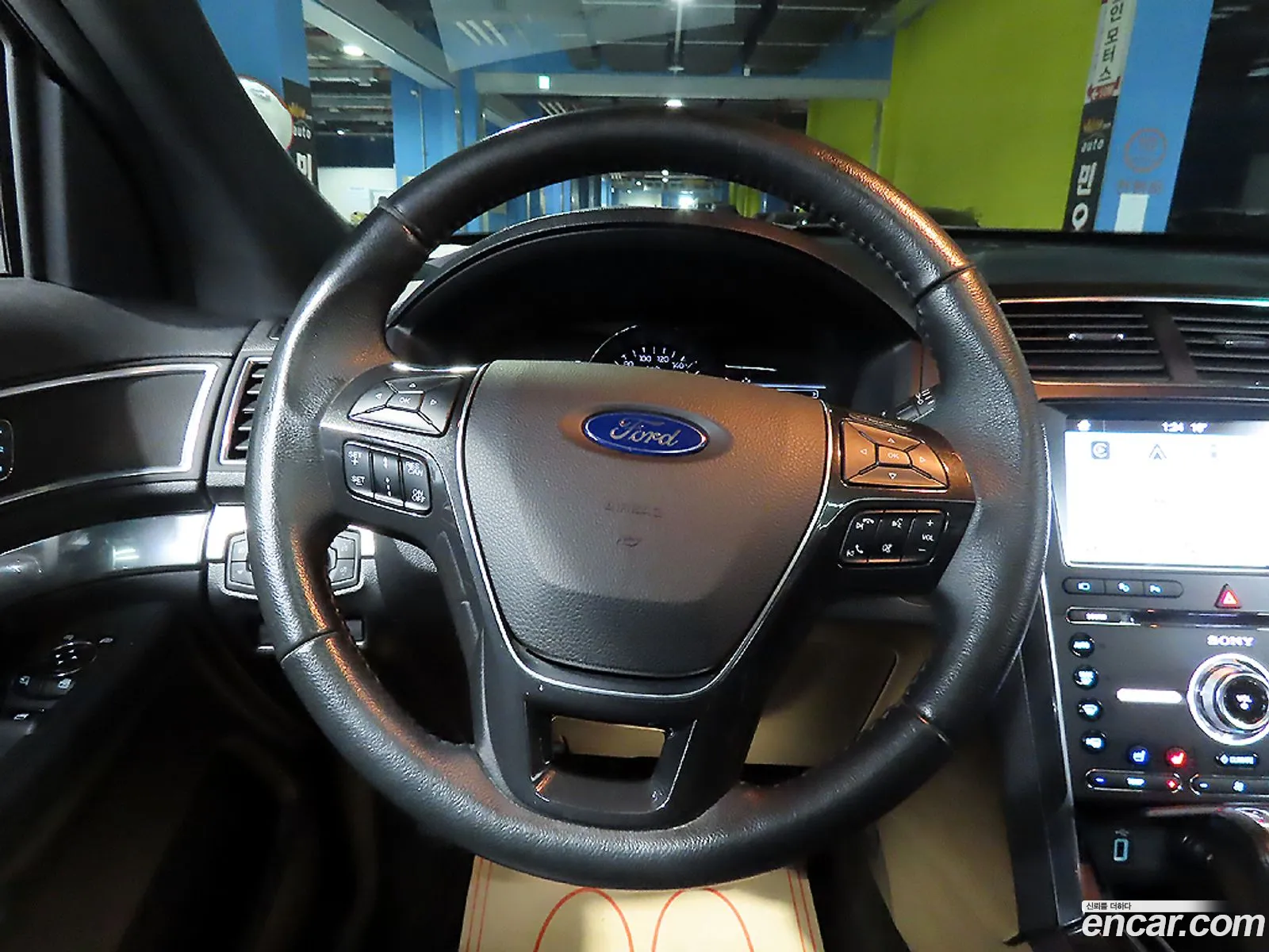 Ford Explorer 2017 — 12