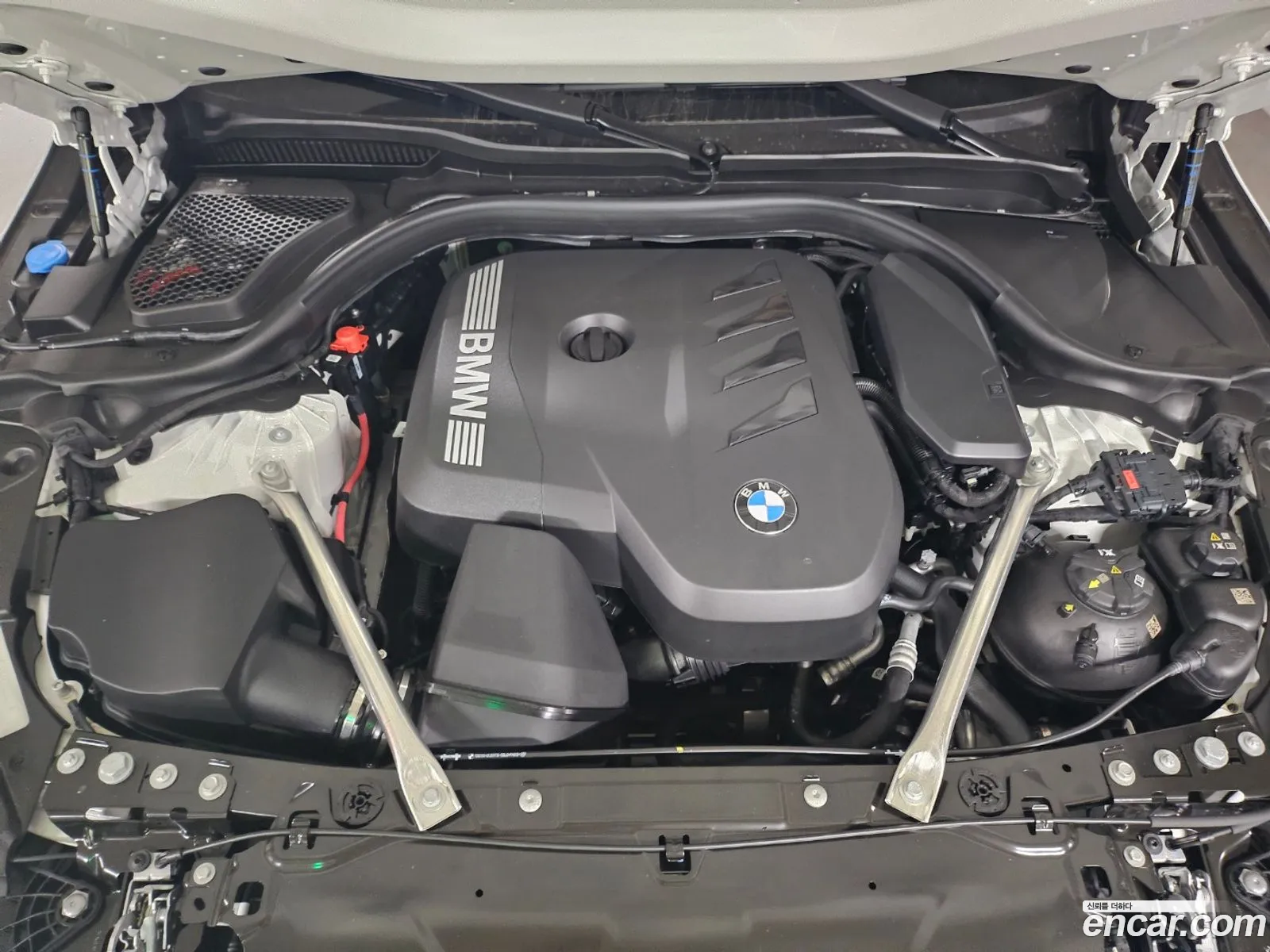 BMW 5 Series 2025 — 8
