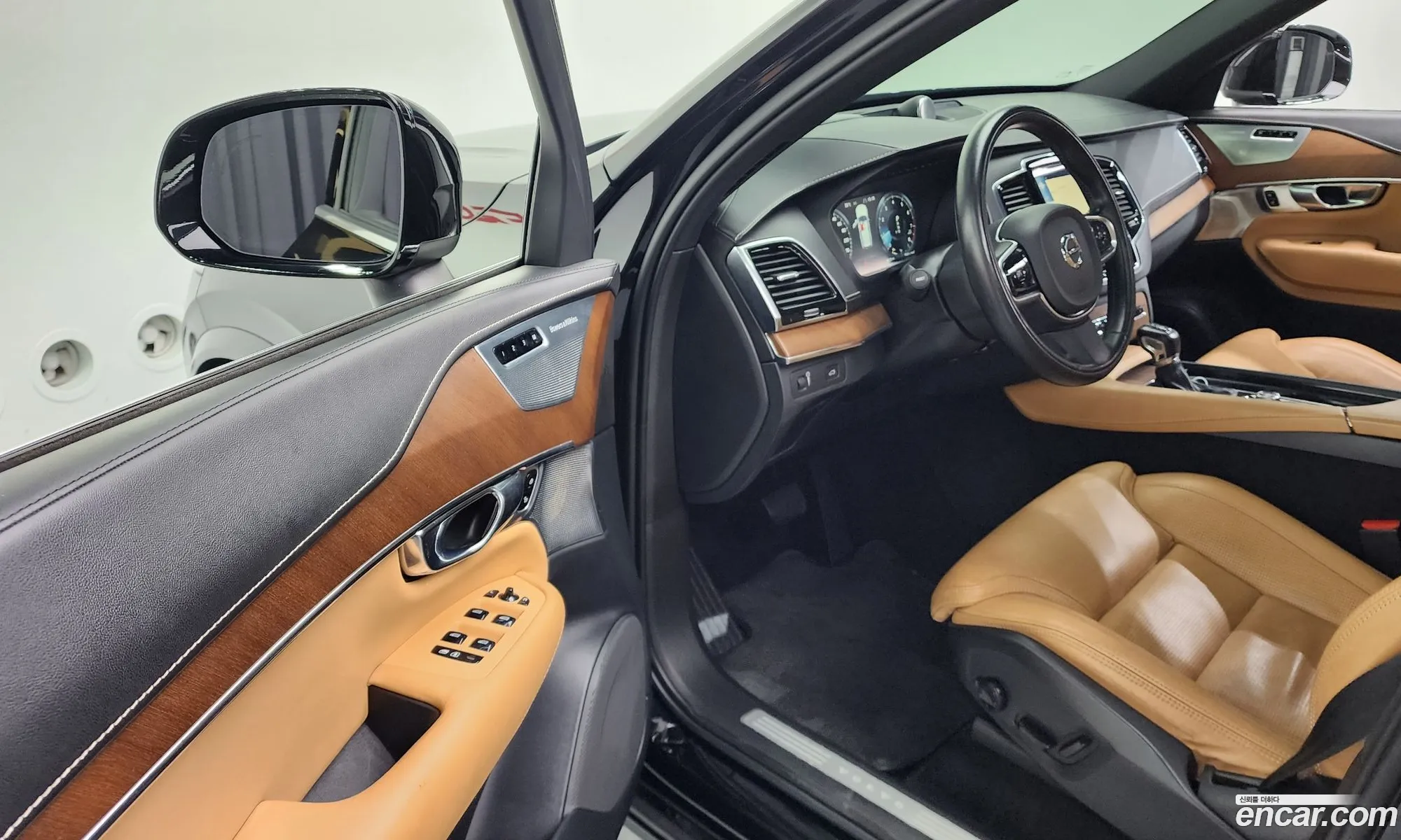 Volvo XC90 2017 YV1LFA22CH1147652 — 11