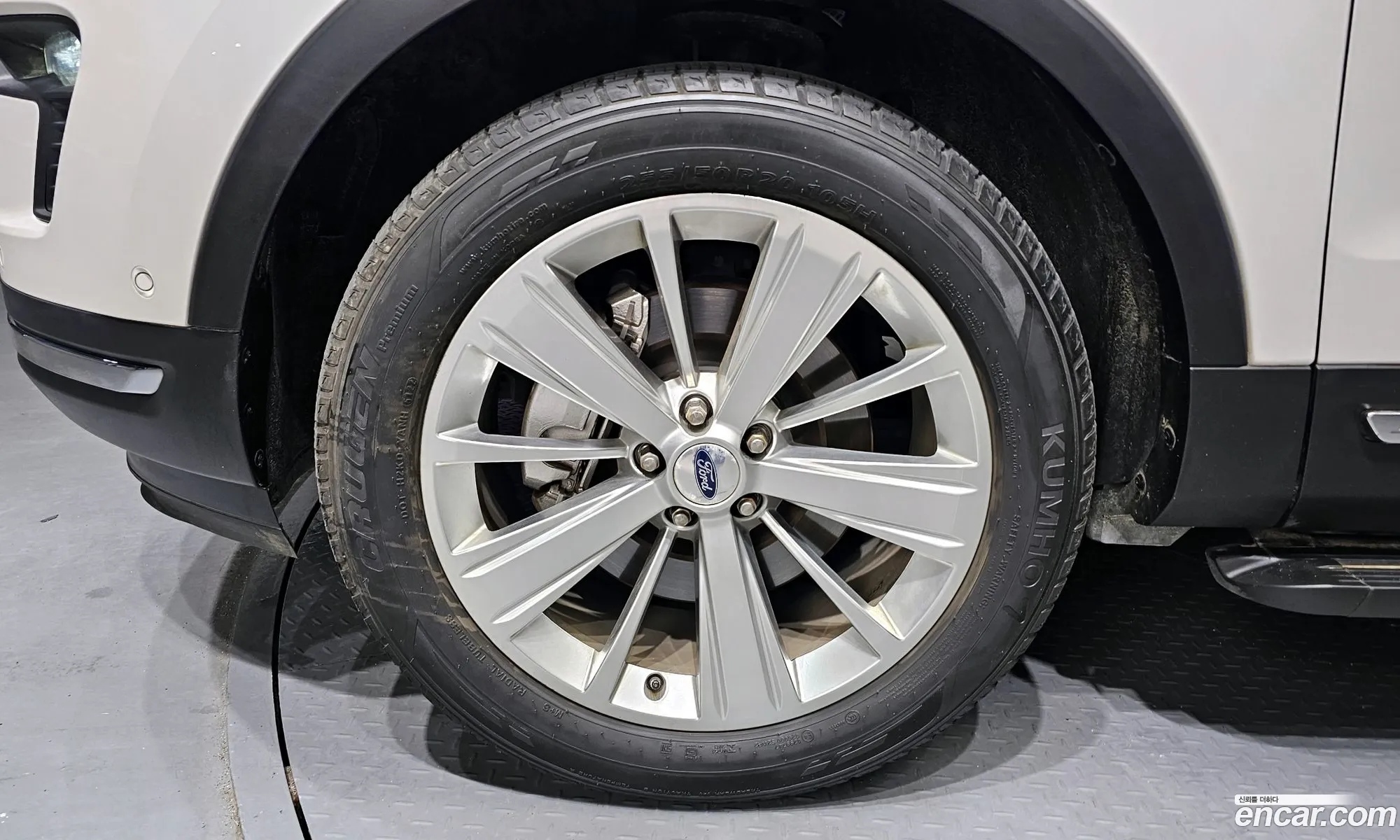 Ford Explorer 2019 1FM5K8FH3KGA80833 — 2