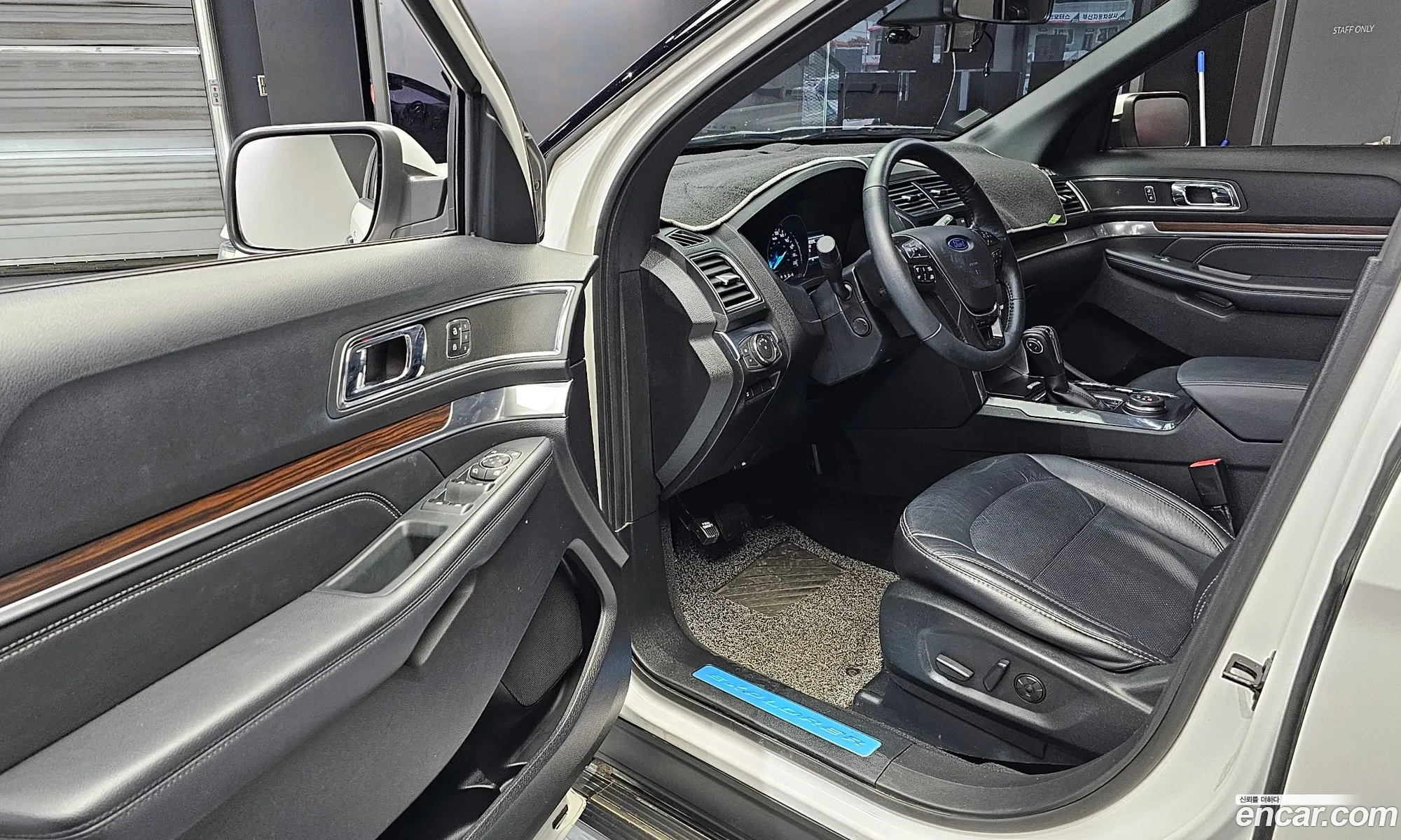 Ford Explorer 2019 1FM5K8FH3KGA80833 — 10
