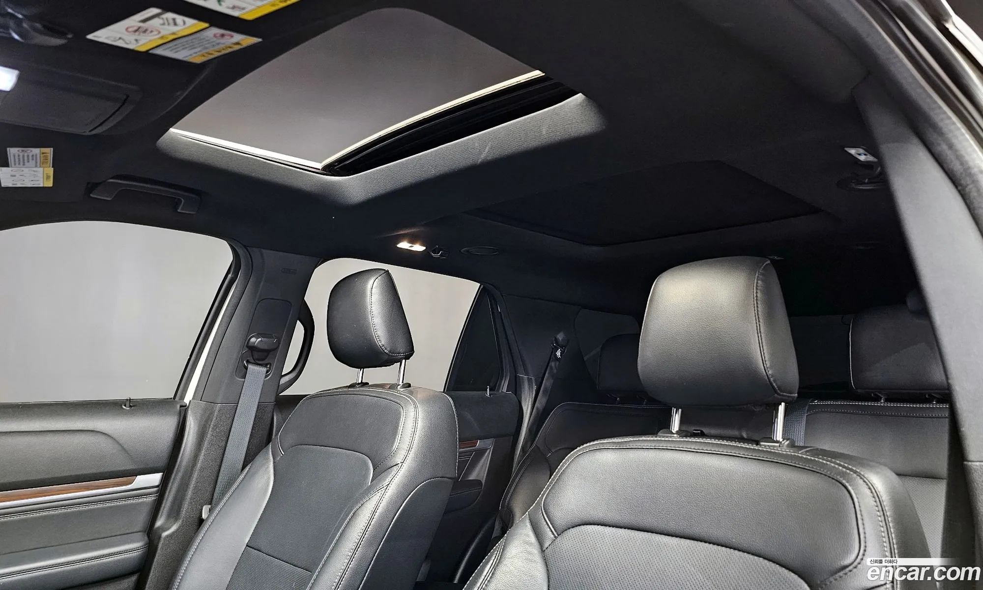 Ford Explorer 2019 1FM5K8FH3KGA80833 — 19