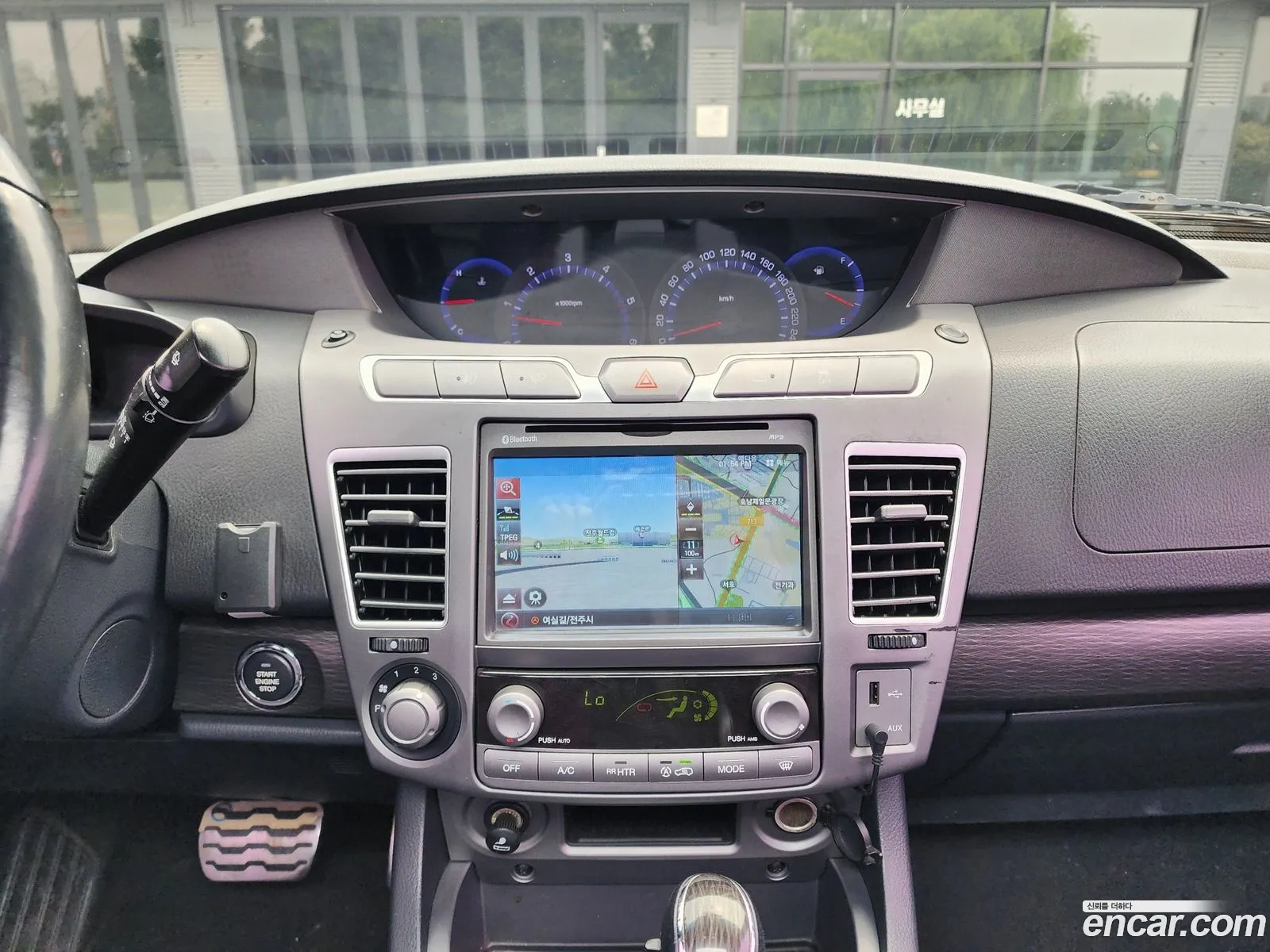 KG Mobility (SsangYong) Korando Turismo 2017 — 12