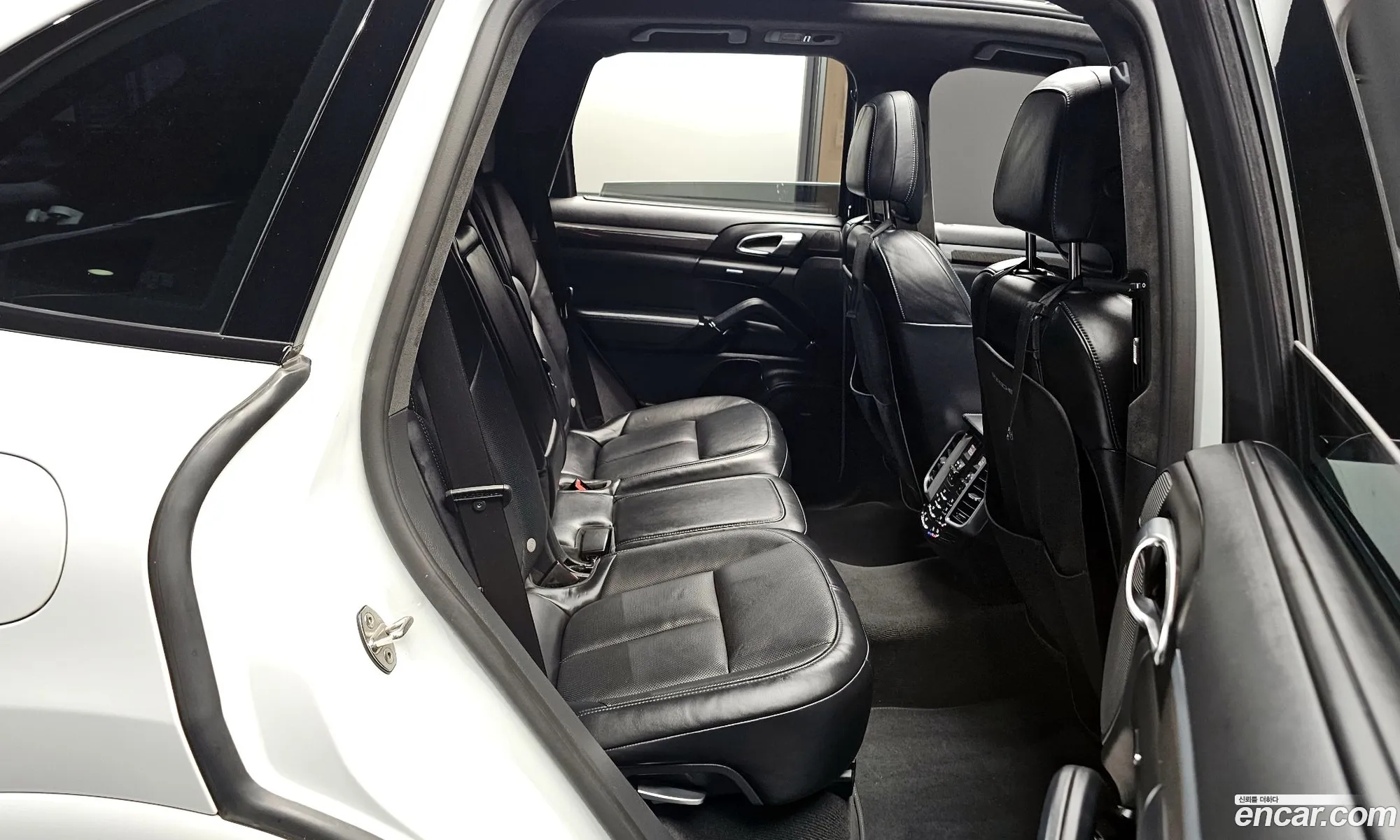 Porsche Cayenne 2015 WP1AD292 — 17
