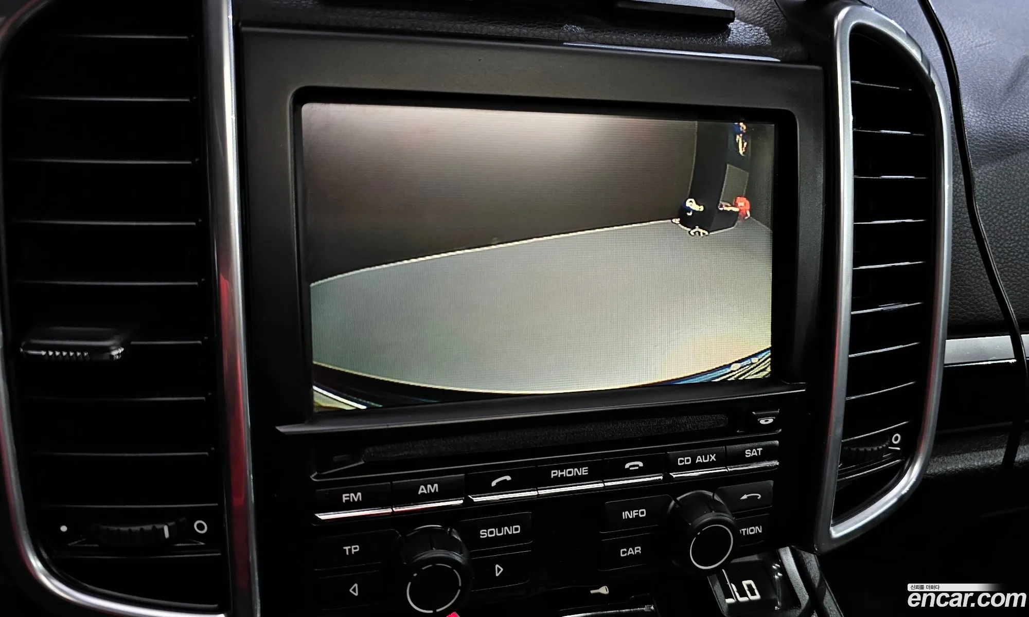 Porsche Cayenne 2011 — 16