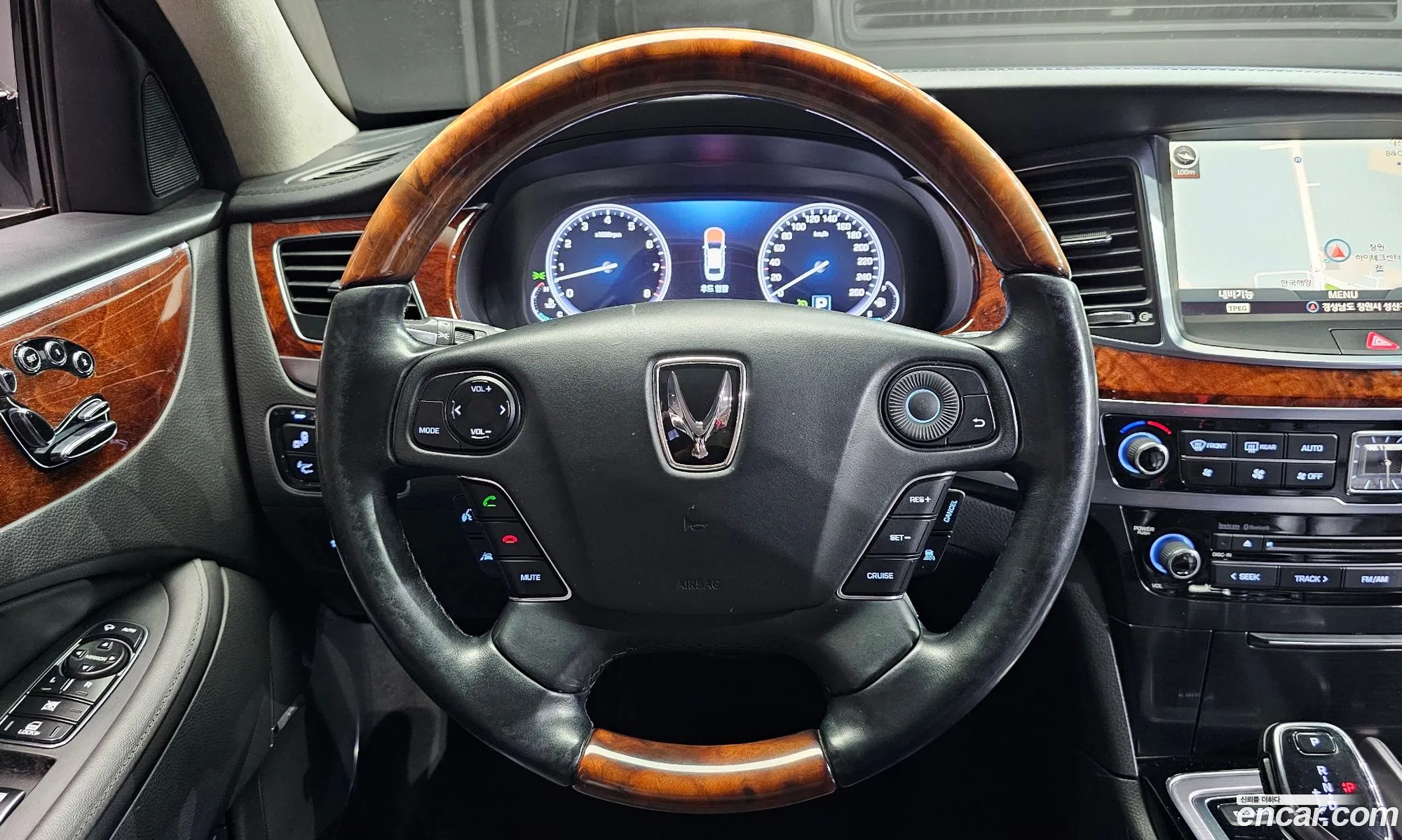 Hyundai Equus 2013 — 10