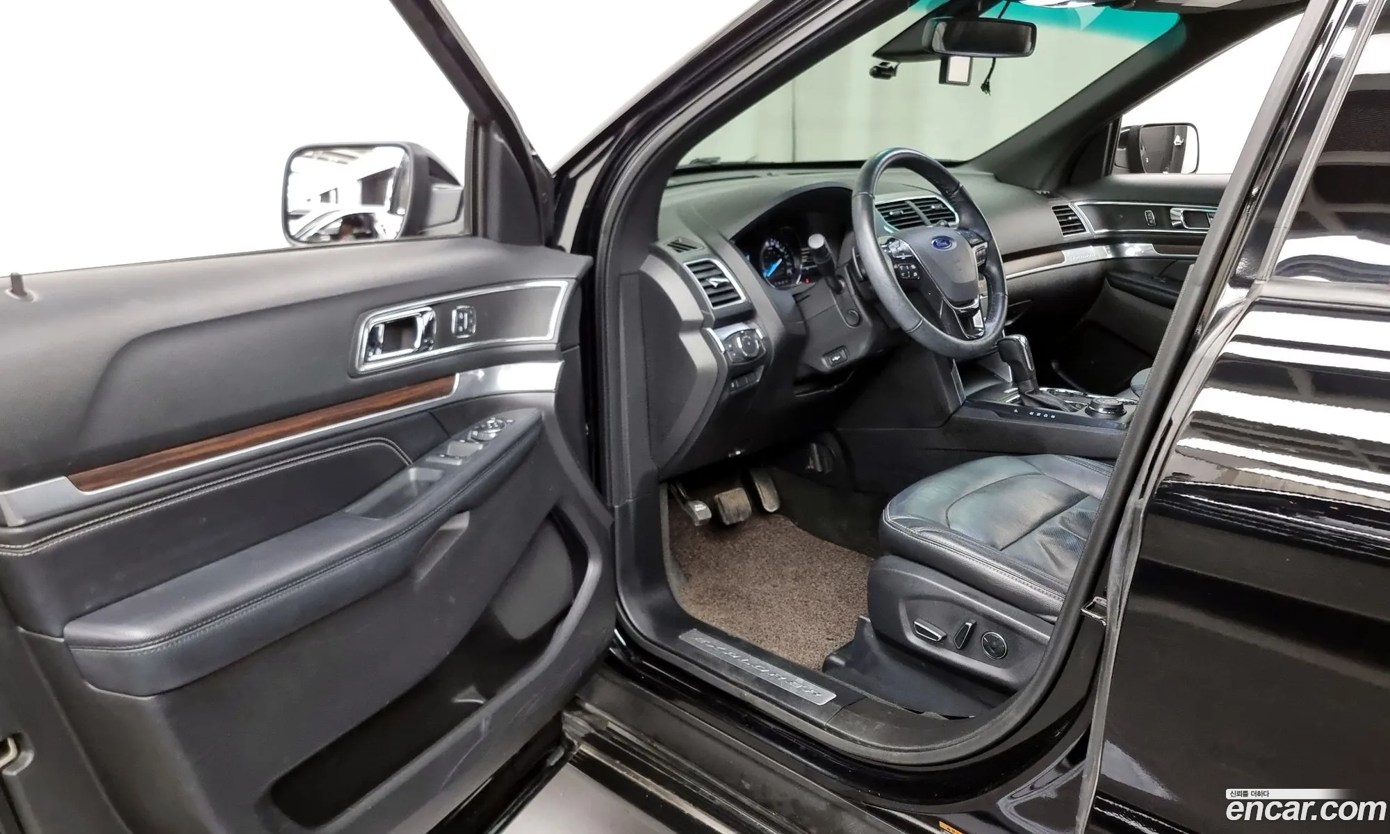 Ford Explorer 2017 1FM5K8FHXHGB74779 — 15