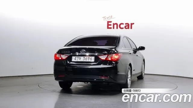 Hyundai YF Sonata 2009 — 3