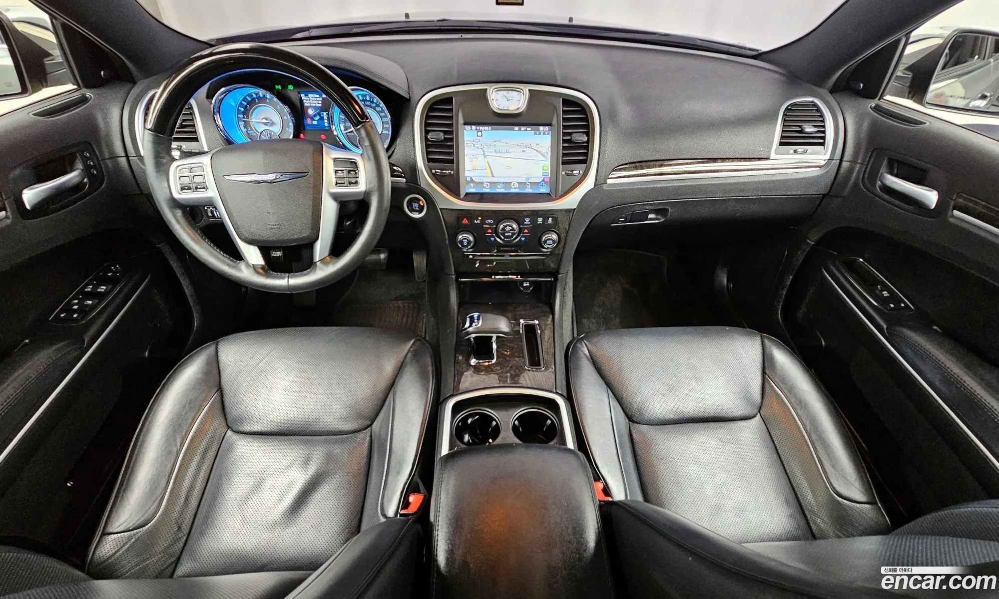 Chrysler 300C 2012 2C3CCACG8CH236158 — 16