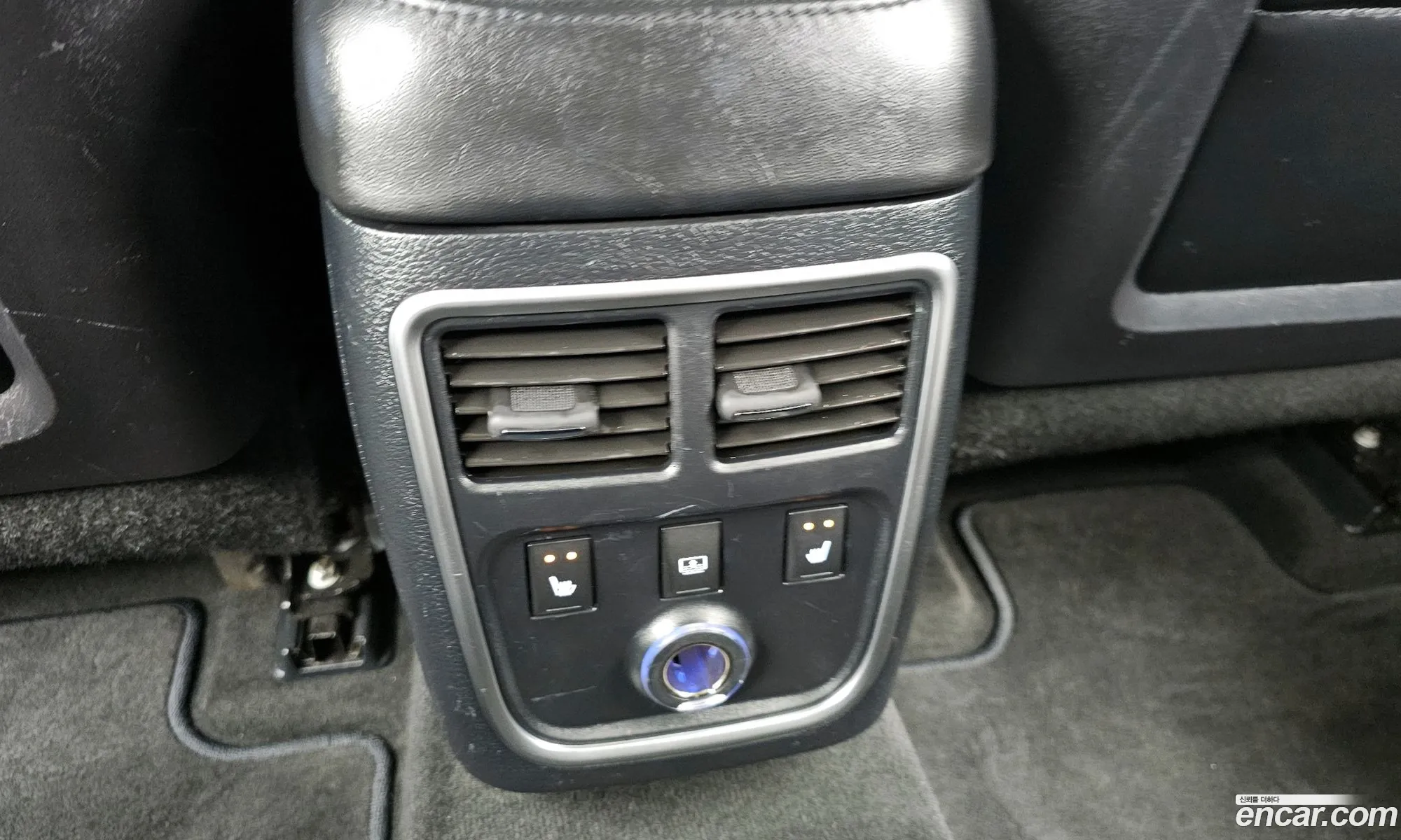 Chrysler 300C 2012 2C3CCACG8CH236158 — 10