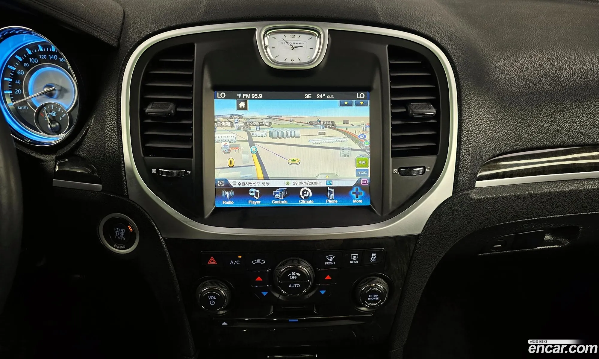 Chrysler 300C 2012 2C3CCACG8CH236158 — 17