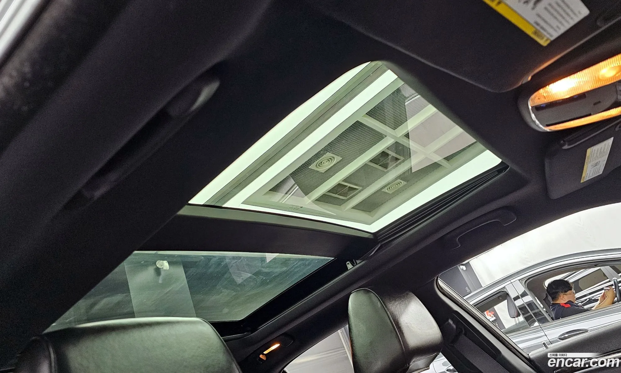 Chrysler 300C 2012 2C3CCACG8CH236158 — 7