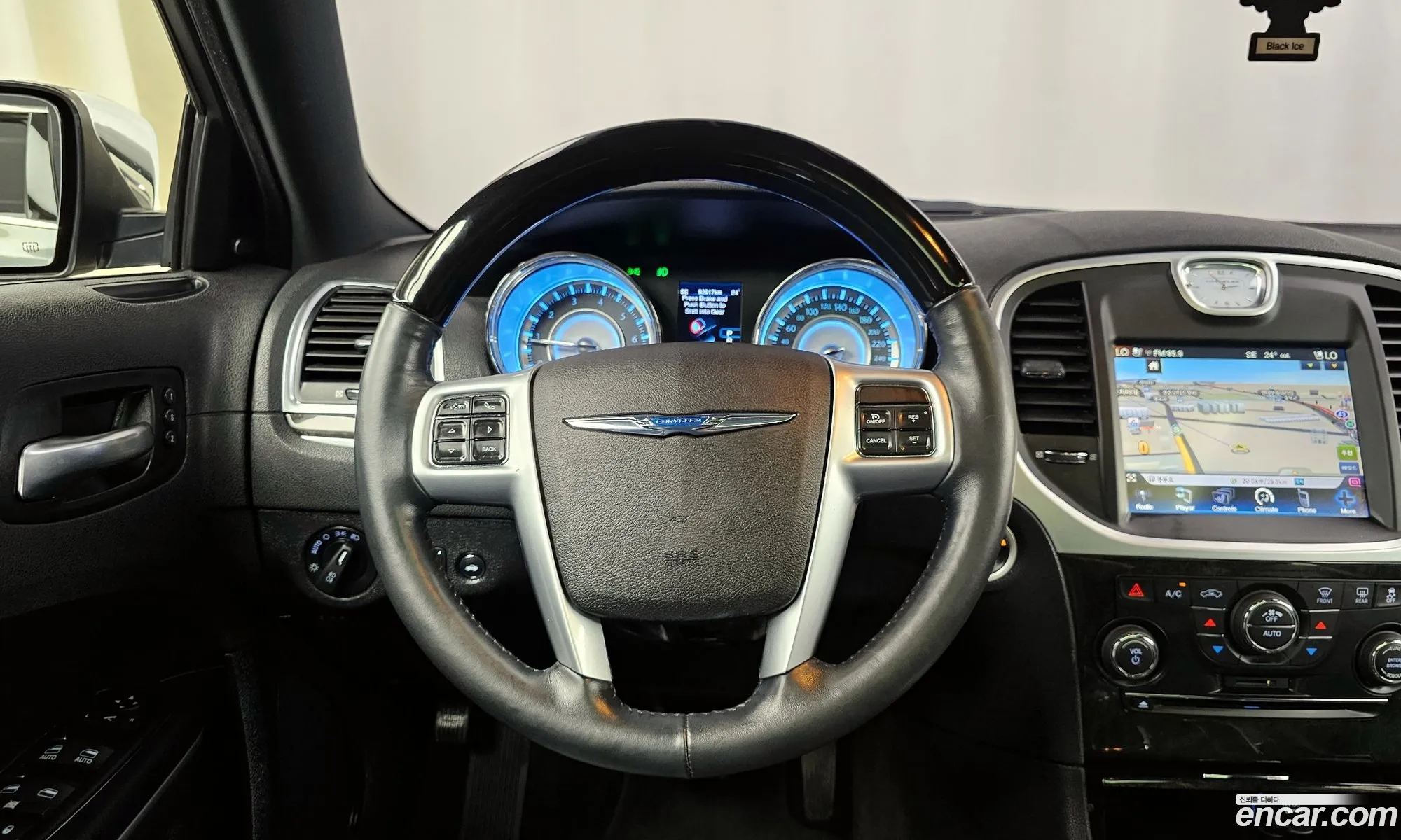 Chrysler 300C 2012 2C3CCACG8CH236158 — 14