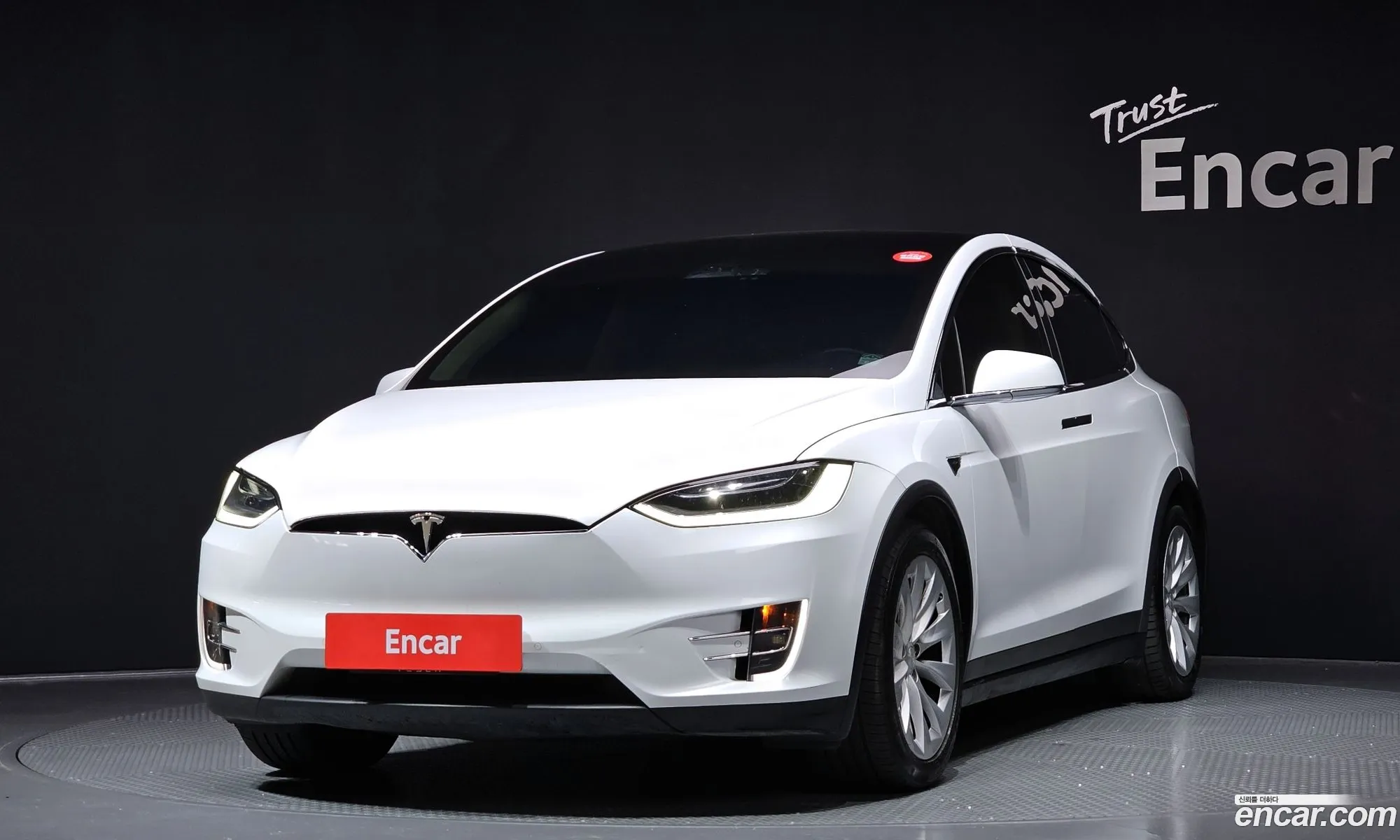 Tesla Model X 2018 5YJXCBE21JF129718 — 18