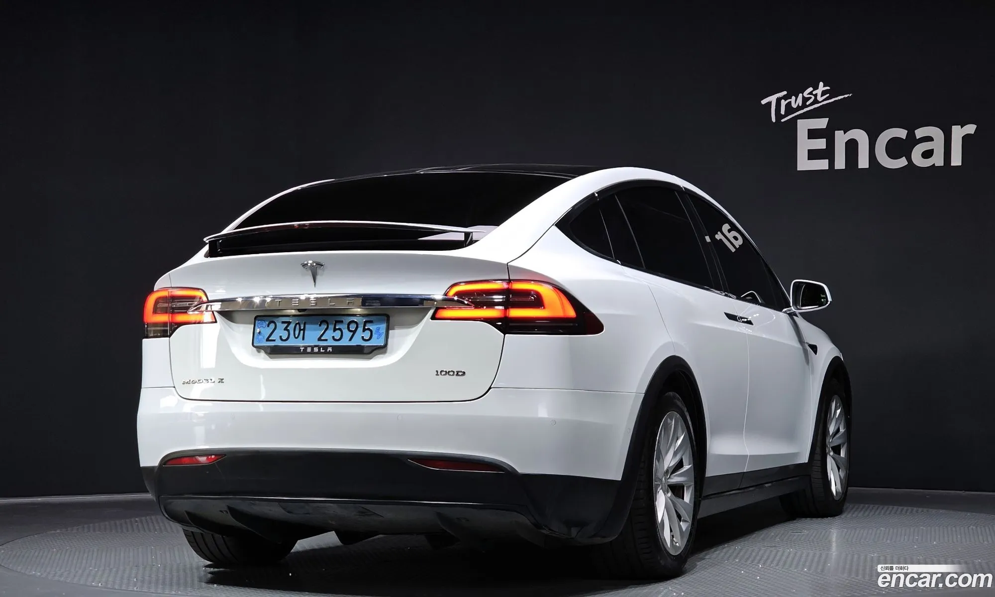Tesla Model X 2018 5YJXCBE21JF129718 — 19