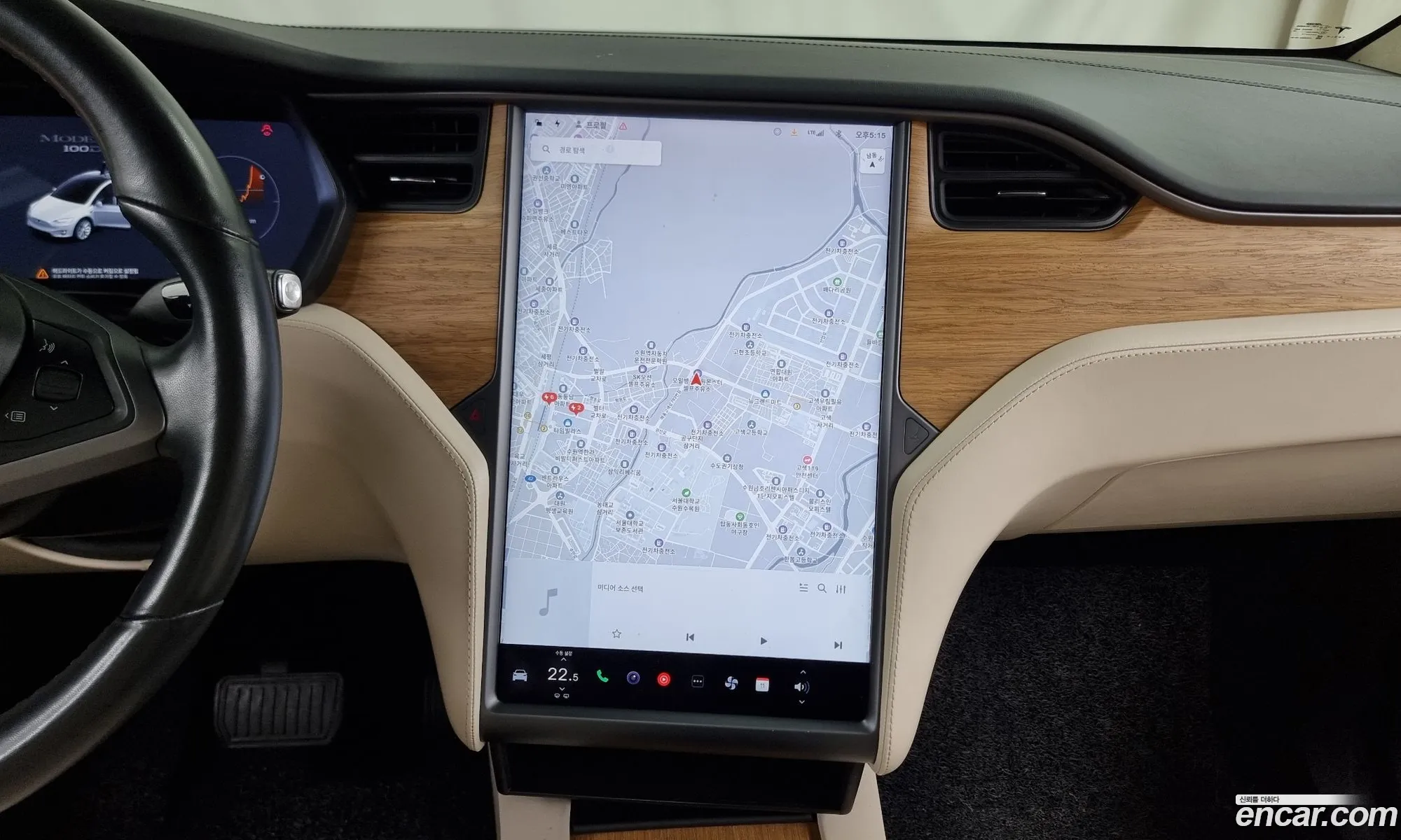 Tesla Model X 2018 5YJXCBE21JF129718 — 6