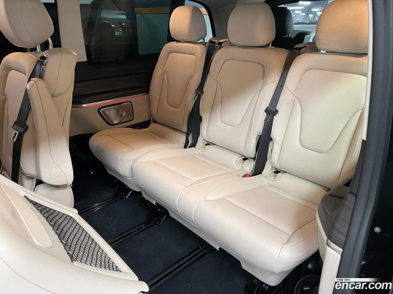 Mercedes-Benz V-Class 2025 — 2