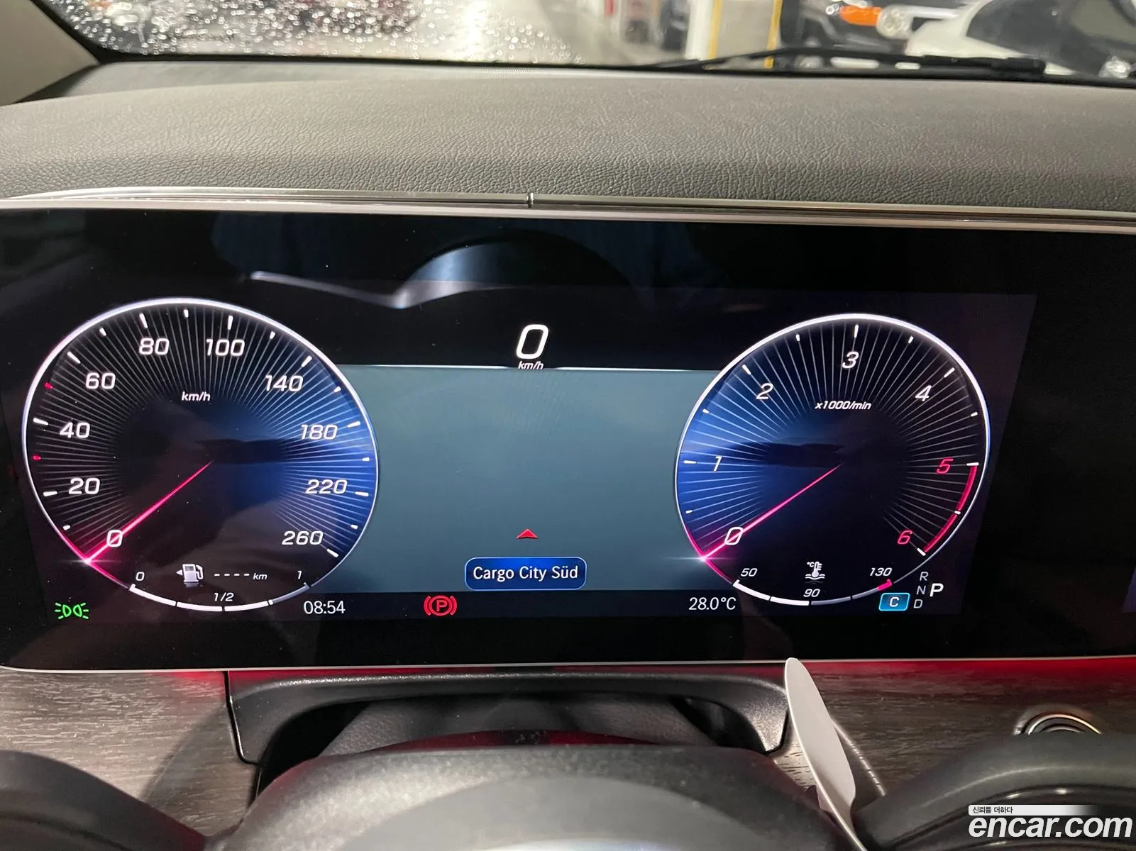 Mercedes-Benz V-Class 2025 — 14