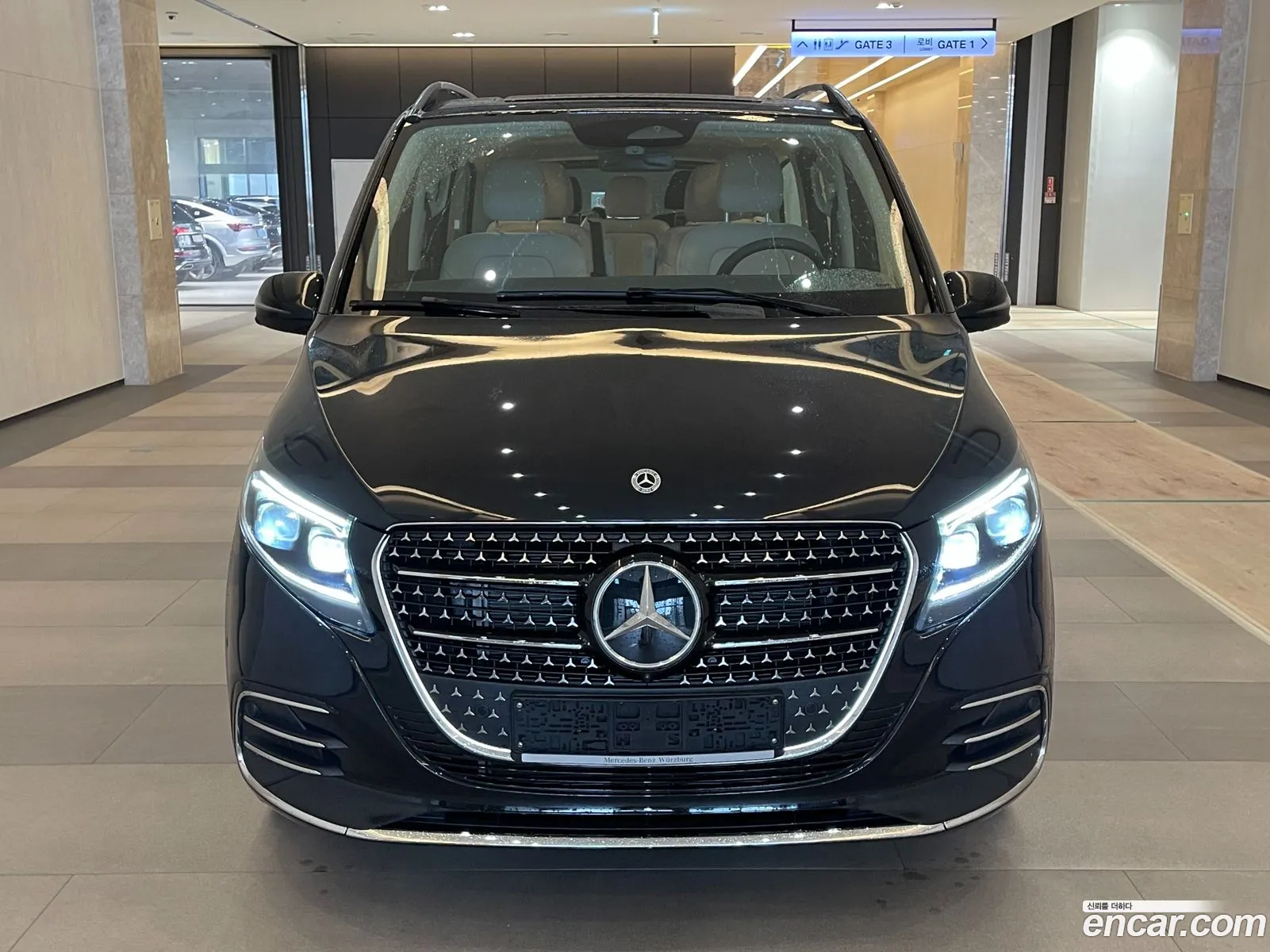 Mercedes-Benz V-Class 2025 — 4