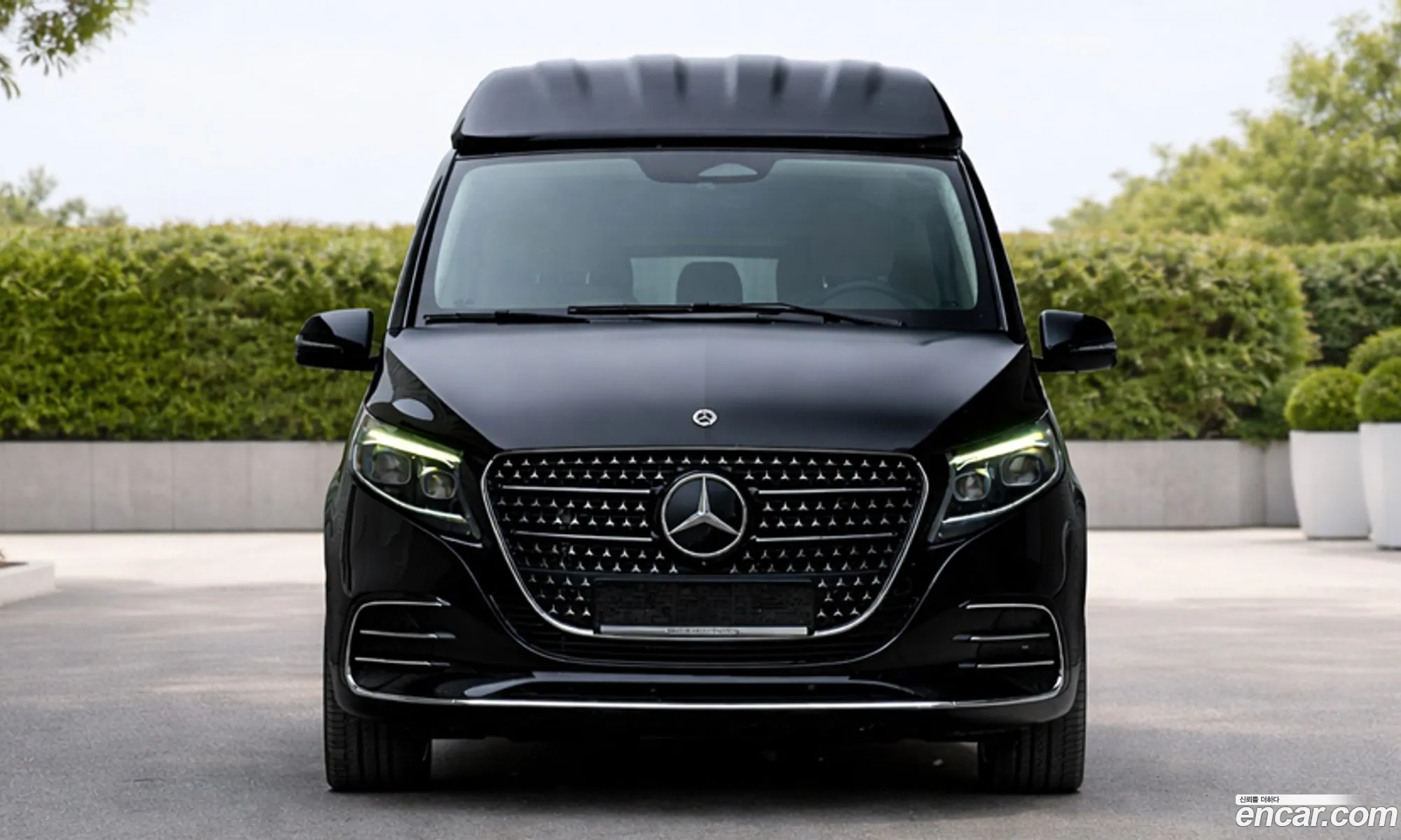Mercedes-Benz V-Class 2025 — 3