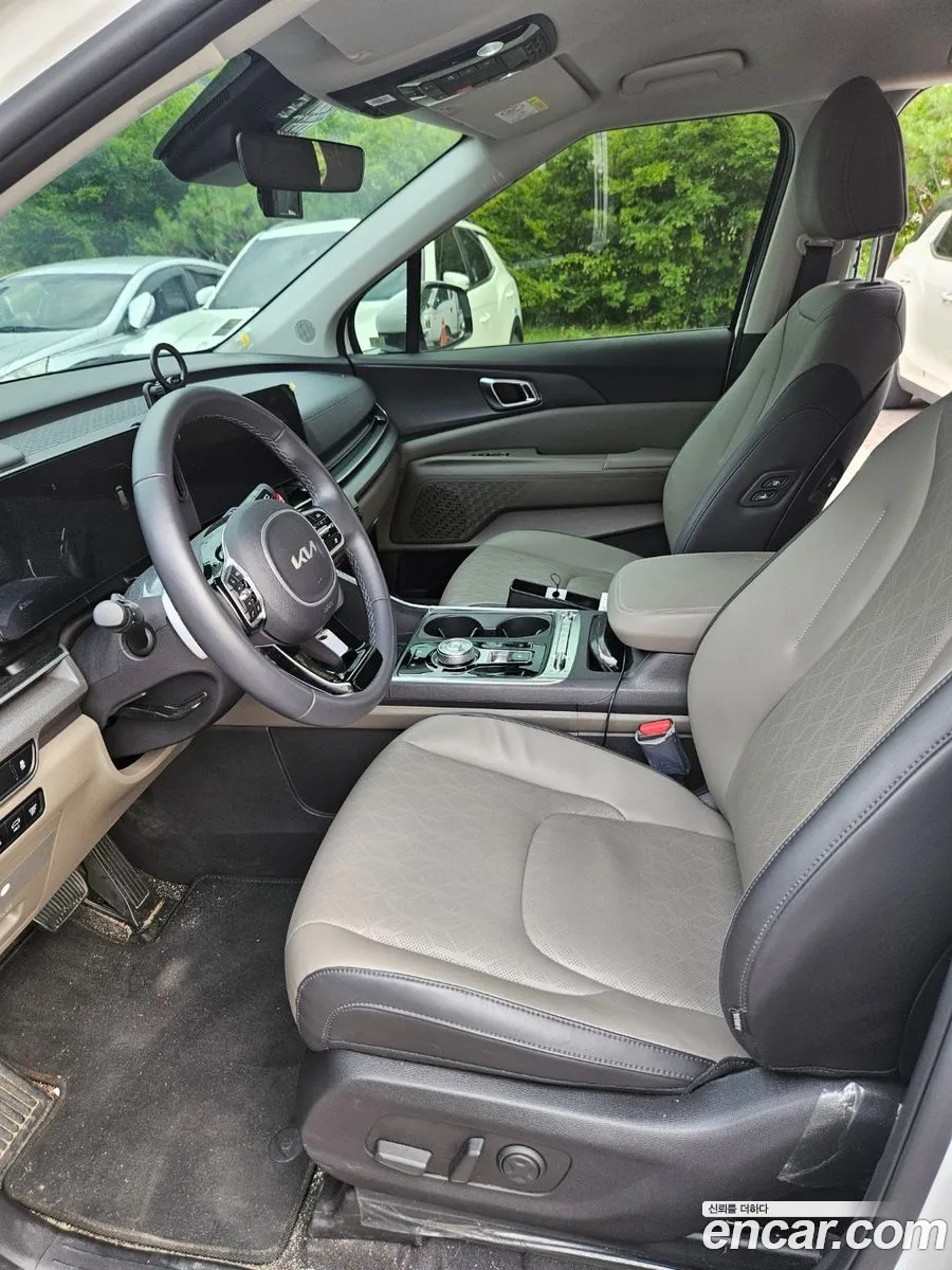 Kia Carnival 2024 — 3