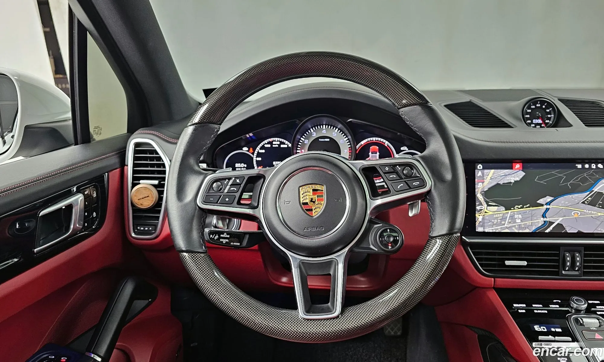 Porsche Cayenne 2021 — 17