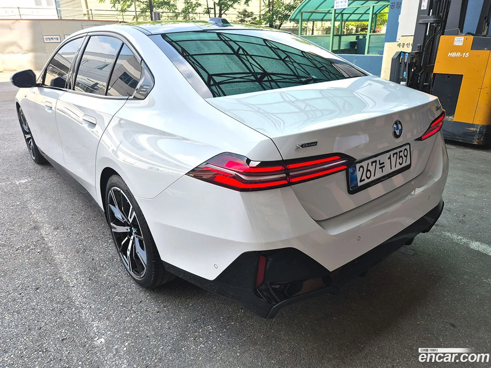 BMW 5 Series 2025 — 13