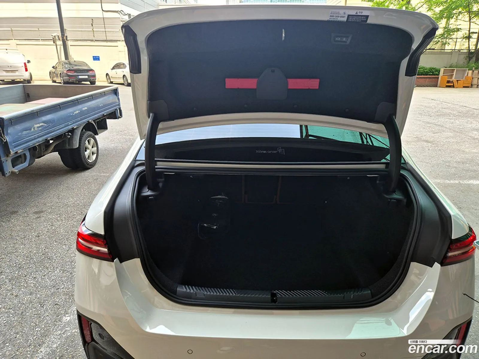 BMW 5 Series 2025 — 18