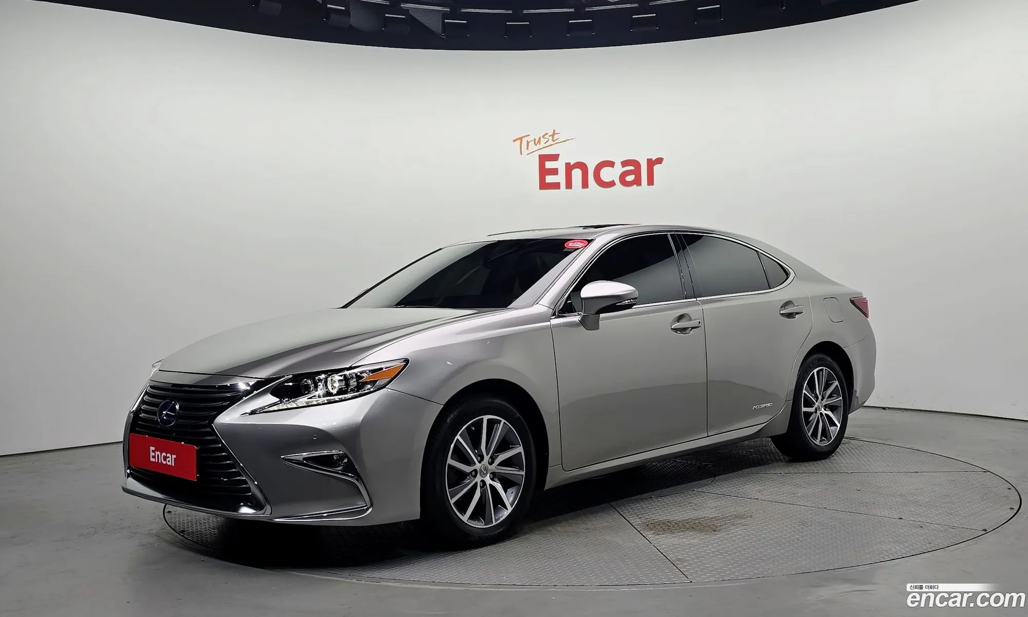Lexus ES300h 2018 JTHBW1GG4J2169510 — 17