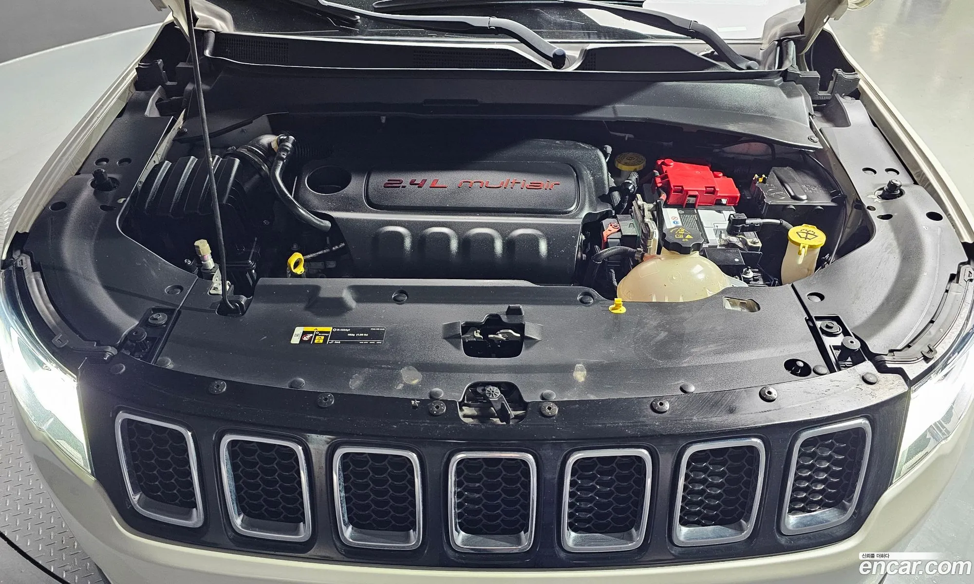 Jeep Compass 2019 3C4NJDCB2KT598234 — 9