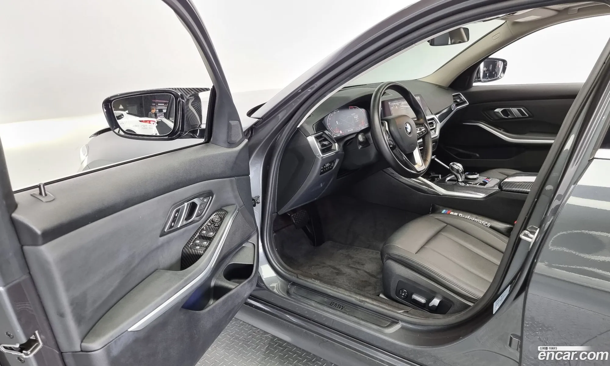 BMW 3 Series 2019 WBA5V5101KAJ55427 — 18