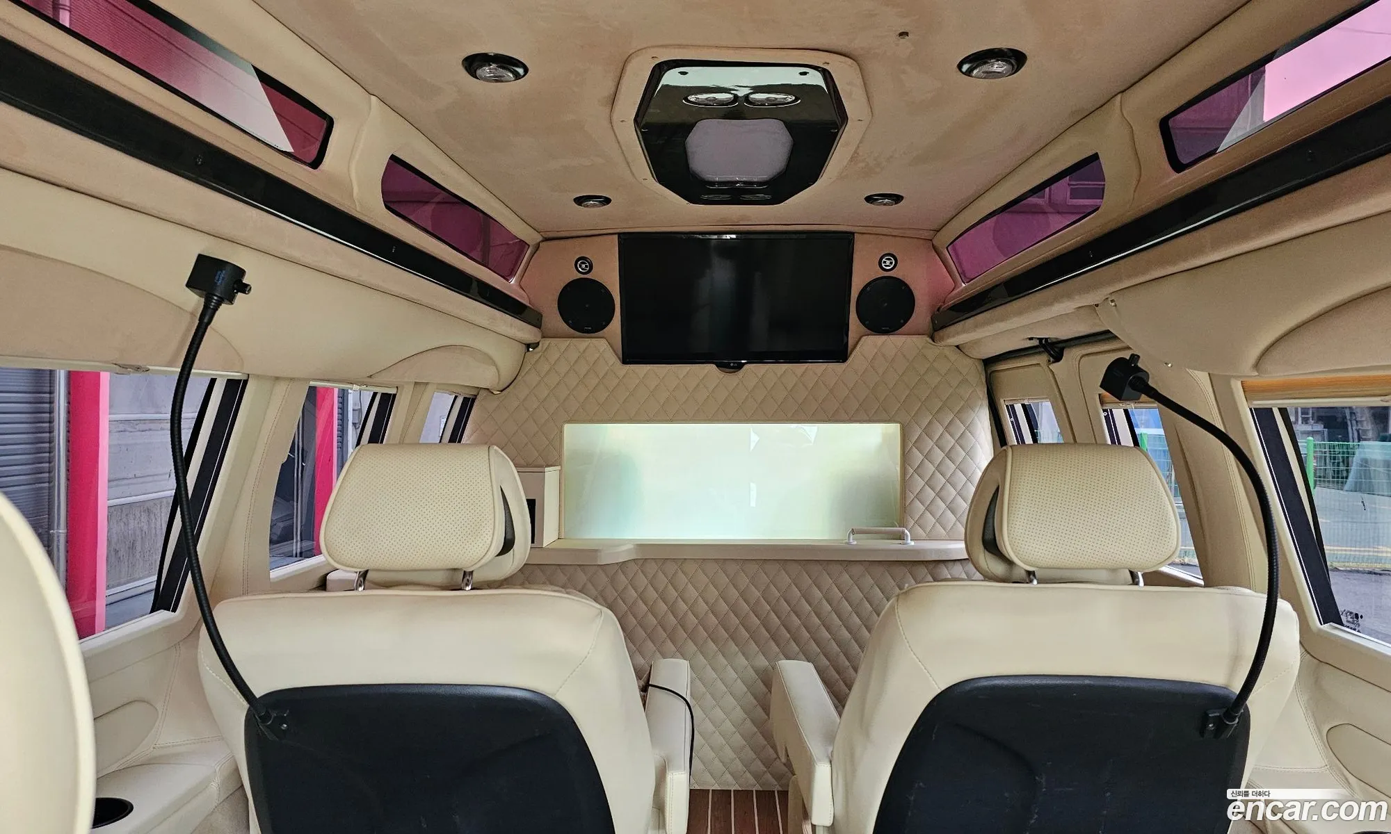 Chevrolet Express Van 2017 1GCWGBFG000000000 — 8