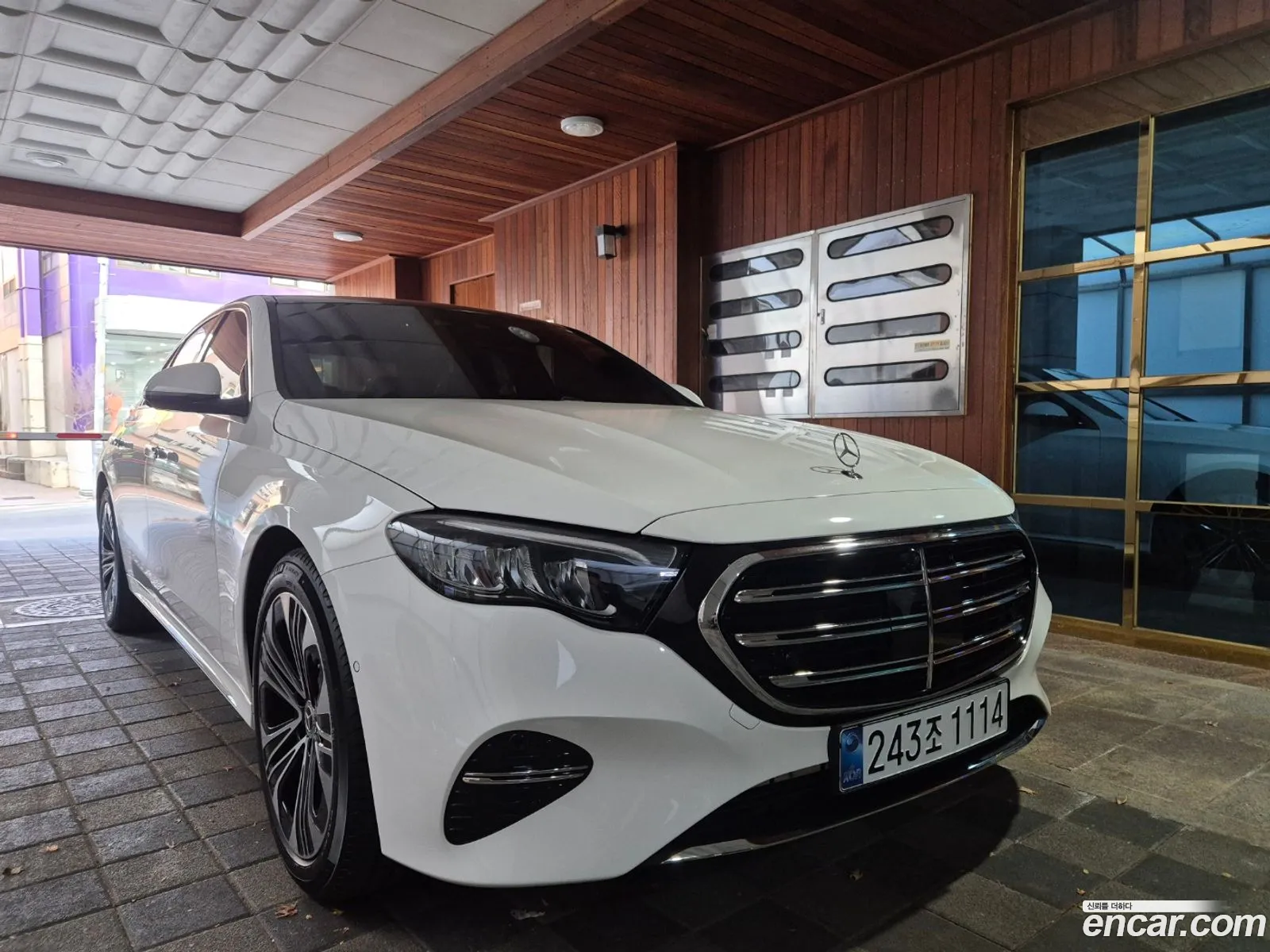 Mercedes-Benz E-Class W214 2024 — 10