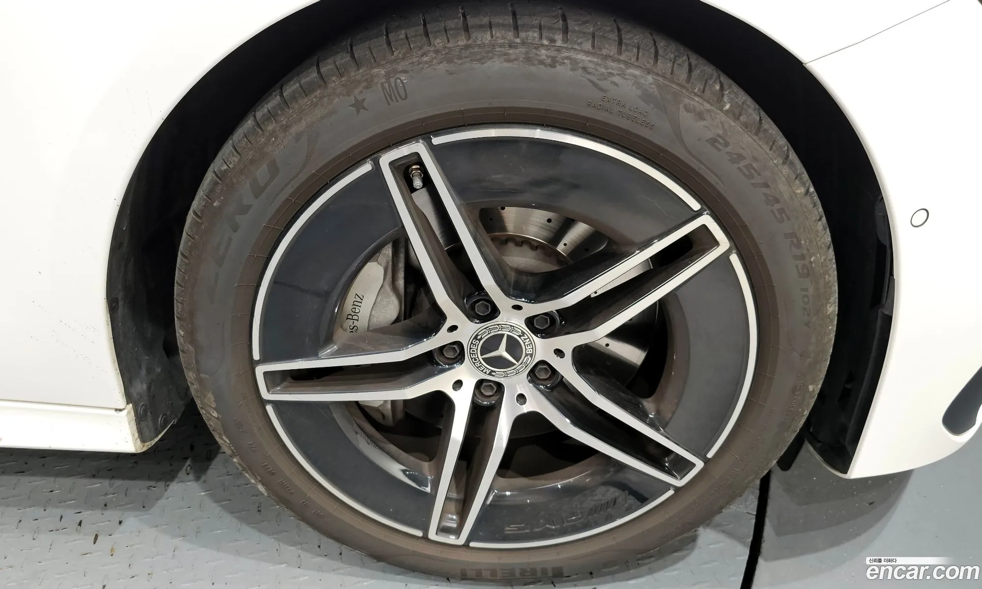 Mercedes-Benz E-Class W214 2024 — 16