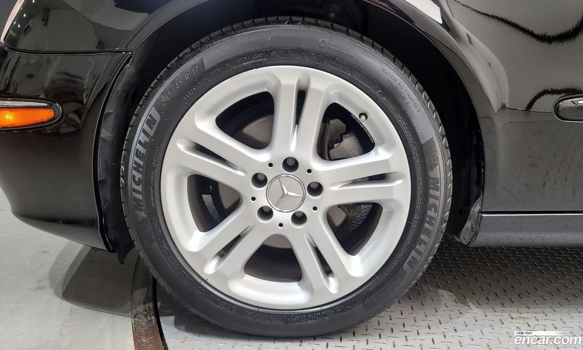 Mercedes-Benz E-Class W211 2006 WDBUF56J — 4