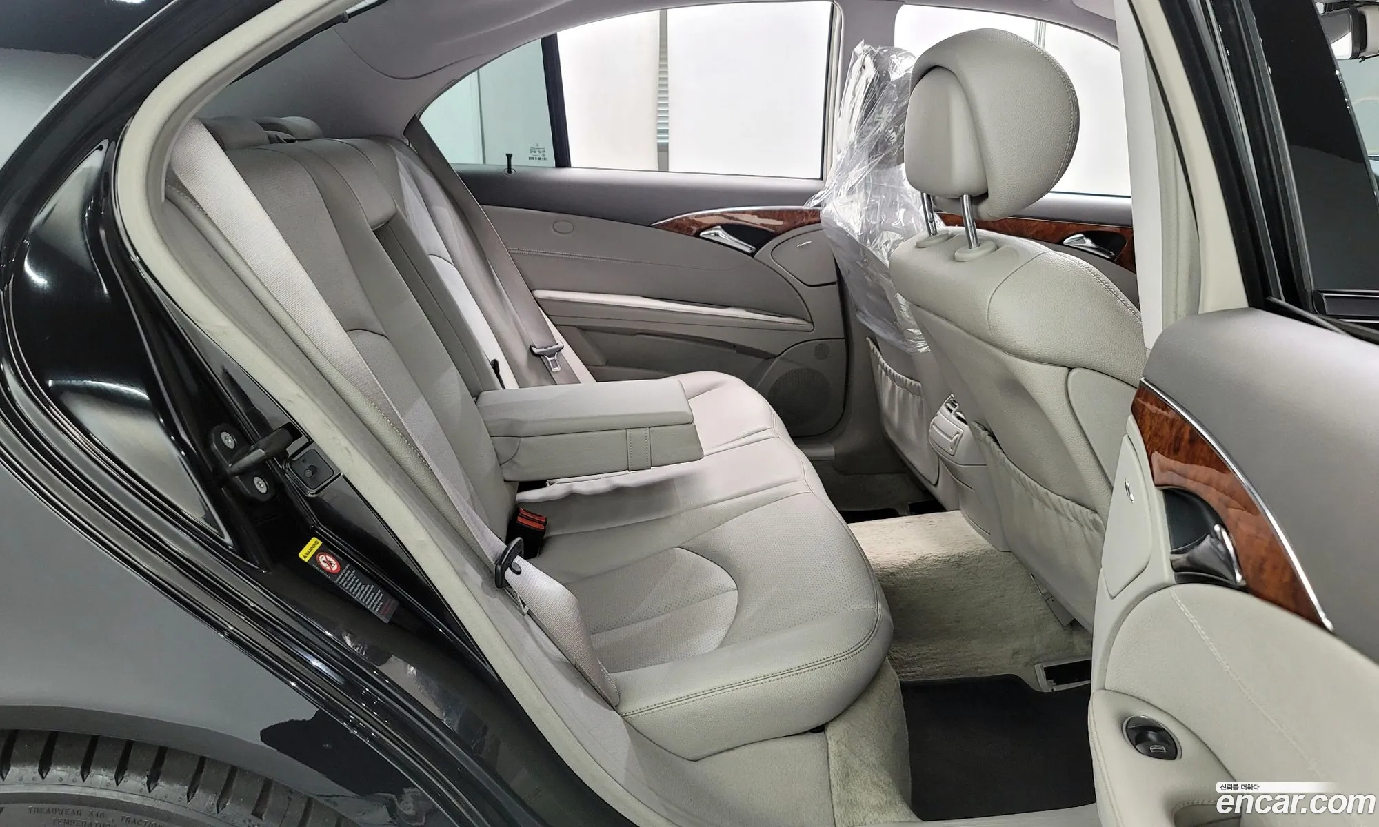 Mercedes-Benz E-Class W211 2006 WDBUF56J — 3