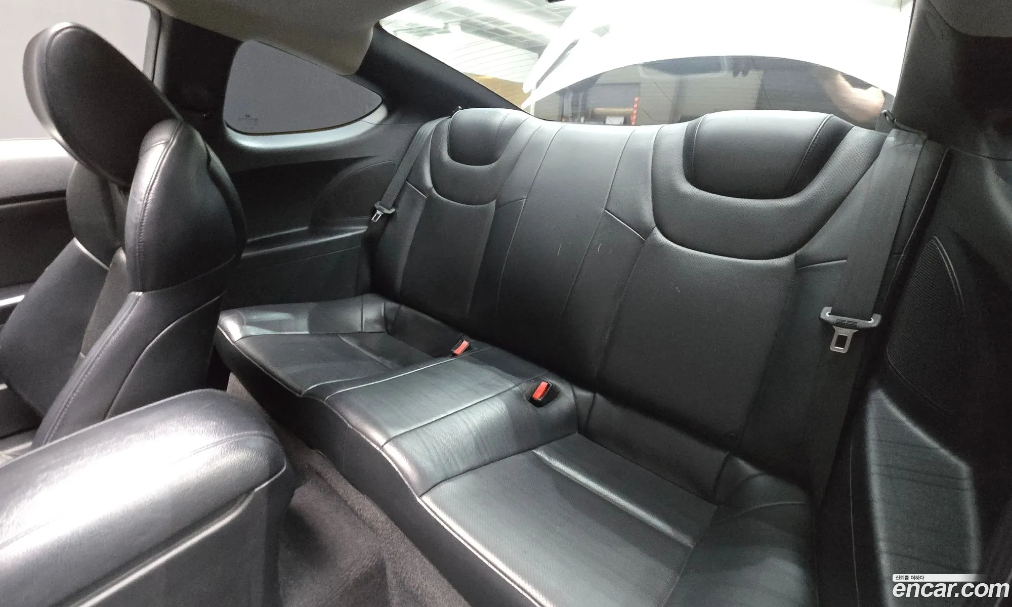 Hyundai Genesis Coupe 2010 — 3