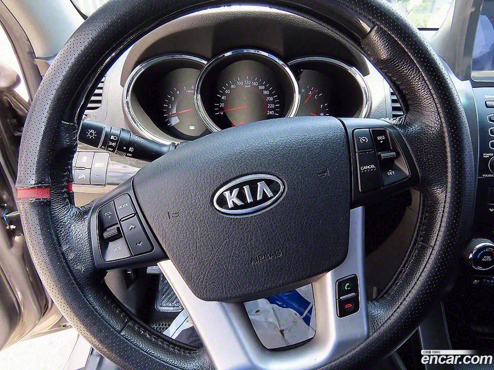 Kia Sorento R 2011 — 2