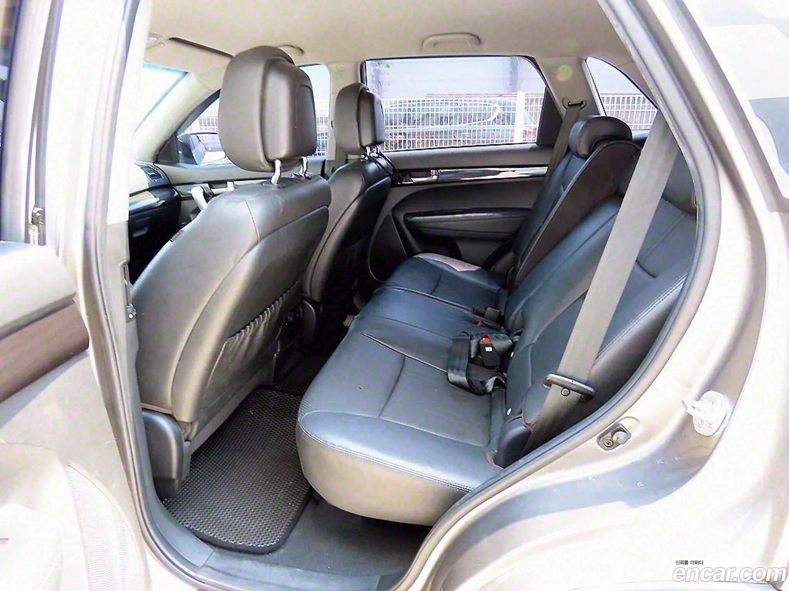 Kia Sorento R 2011 — 12