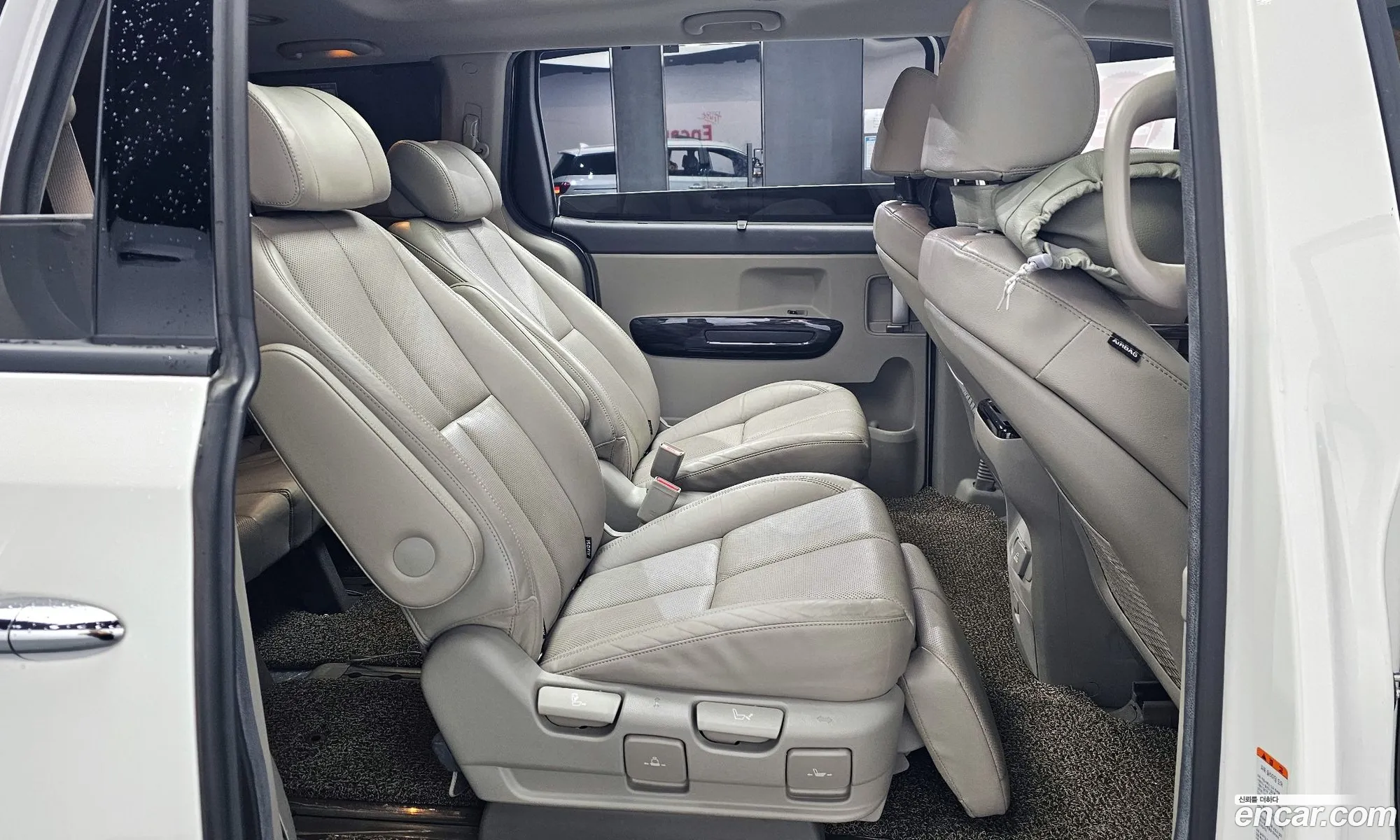 Kia Carnival 2017 — 7