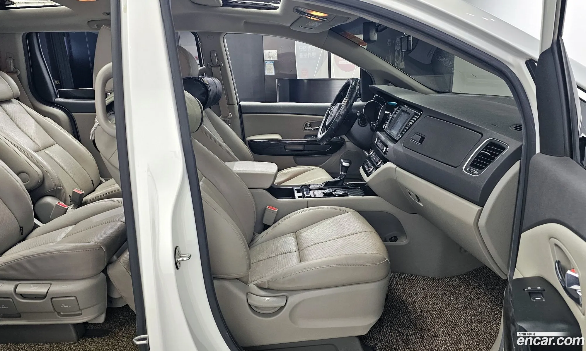Kia Carnival 2017 — 14