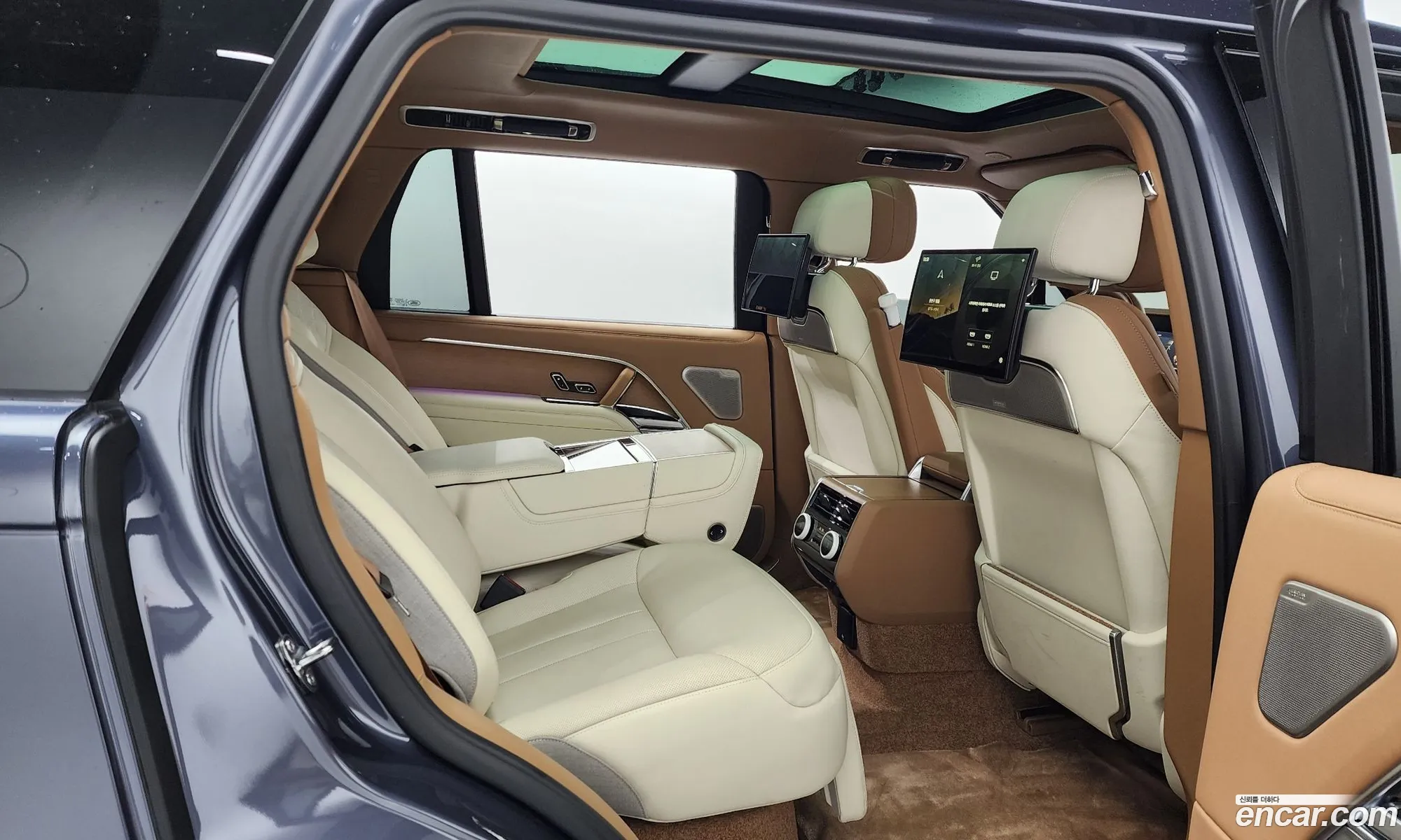Land Rover Range Rover 2024 SALKABB9111111111 — 12