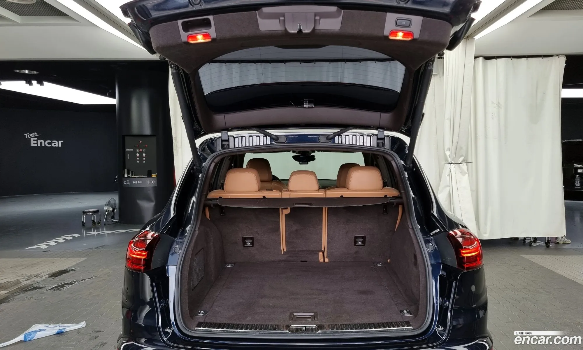 Porsche Cayenne 2015 WP1AC292XGLA86159 — 19